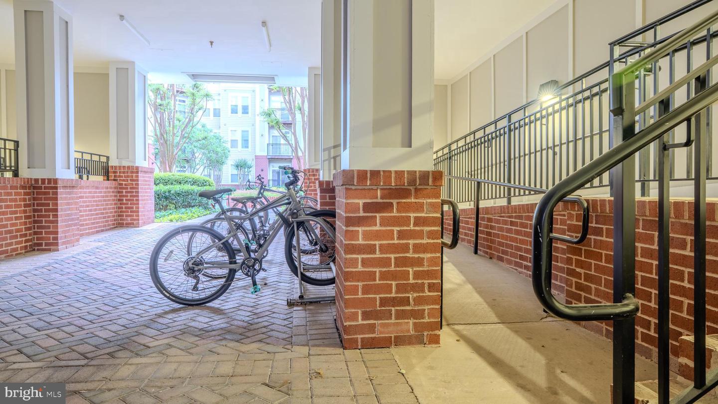 2665 PROSPERITY AVE #440, FAIRFAX, Virginia 22031, 2 Bedrooms Bedrooms, ,1 BathroomBathrooms,Residential,For sale,2665 PROSPERITY AVE #440,VAFX2252922 MLS # VAFX2252922