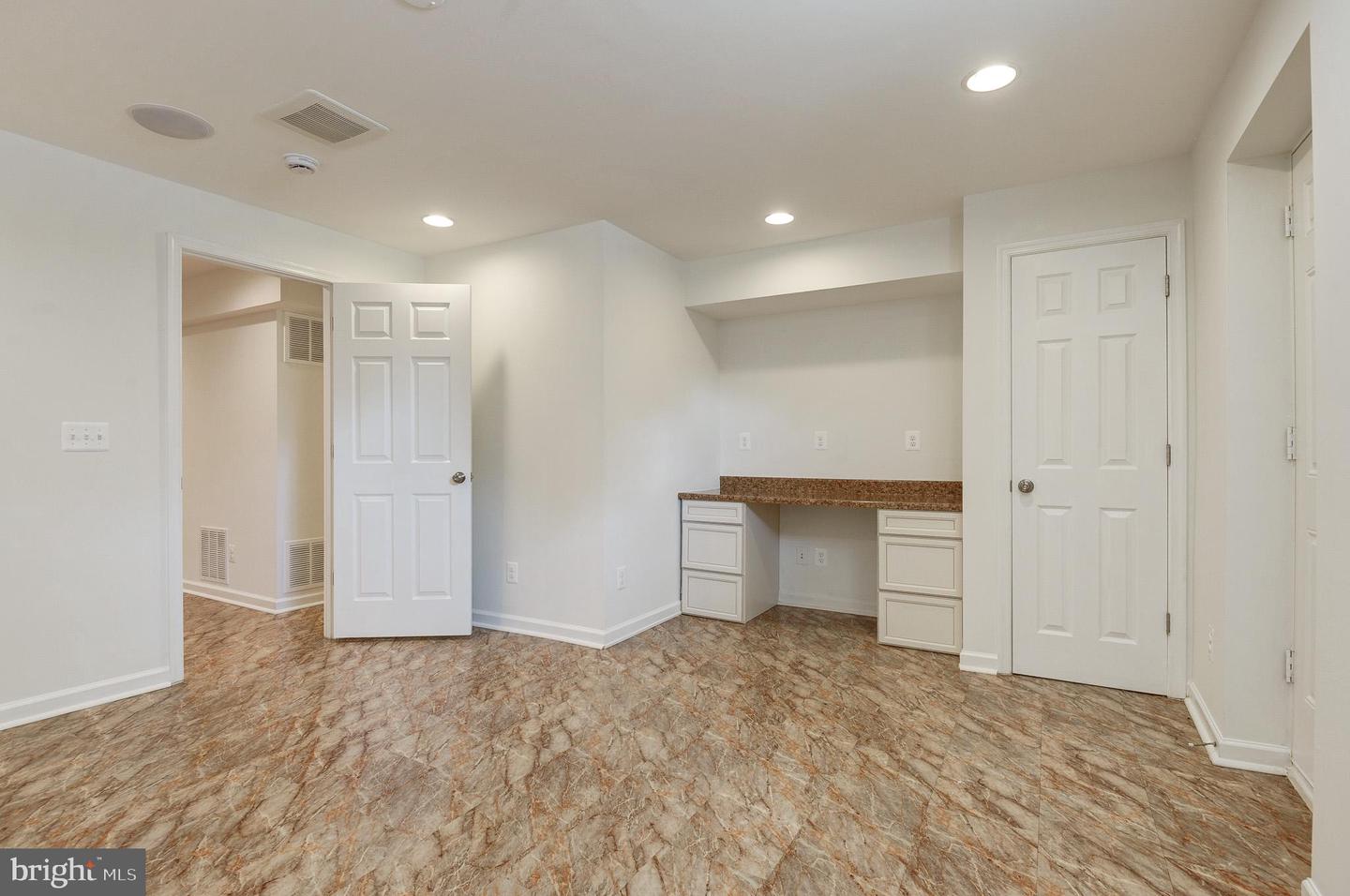 43208 CARDSTON PL, LEESBURG, Virginia 20176, 5 Bedrooms Bedrooms, ,3 BathroomsBathrooms,Residential,For sale,43208 CARDSTON PL,VALO2100996 MLS # VALO2100996