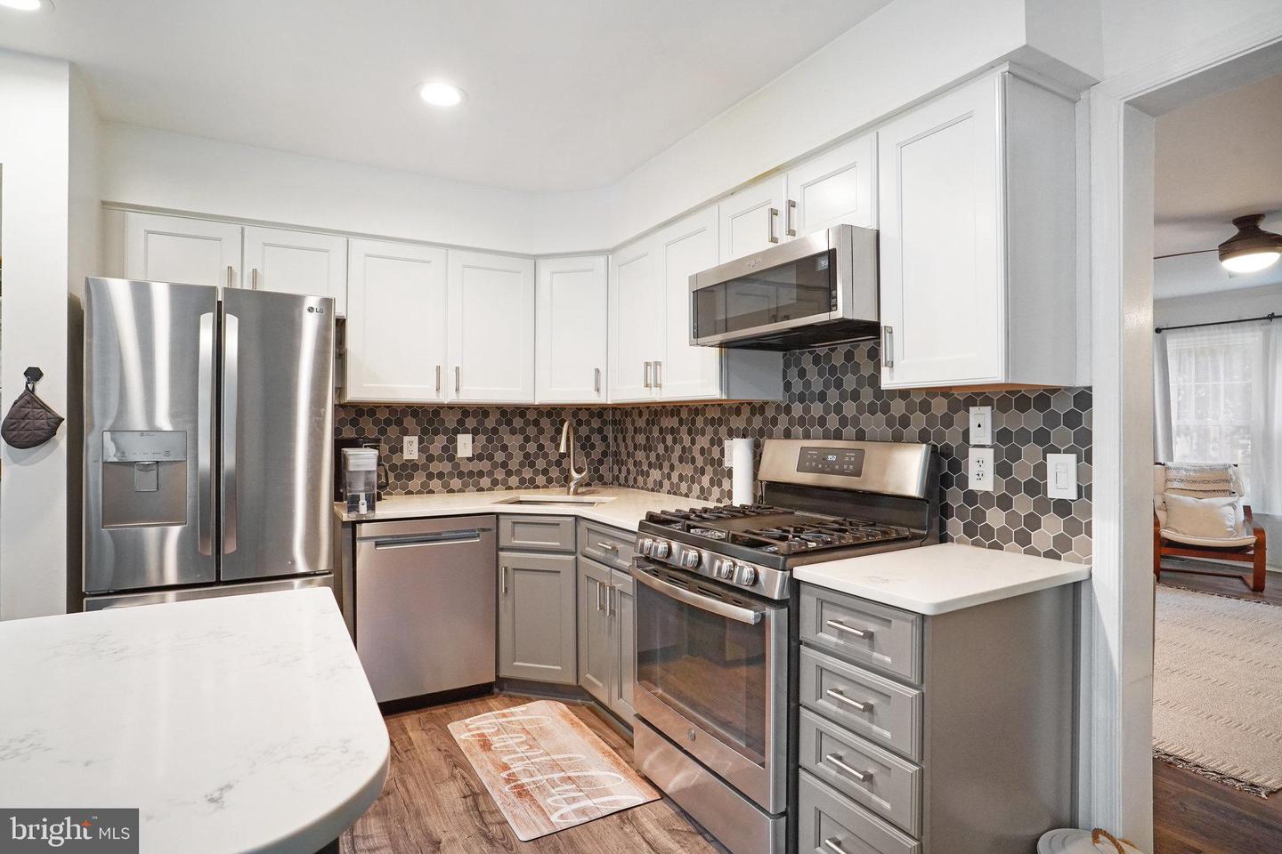 5865 WESTWATER CT, CENTREVILLE, Virginia 20121, 2 Bedrooms Bedrooms, ,3 BathroomsBathrooms,Residential,For sale,5865 WESTWATER CT,VAFX2252984 MLS # VAFX2252984