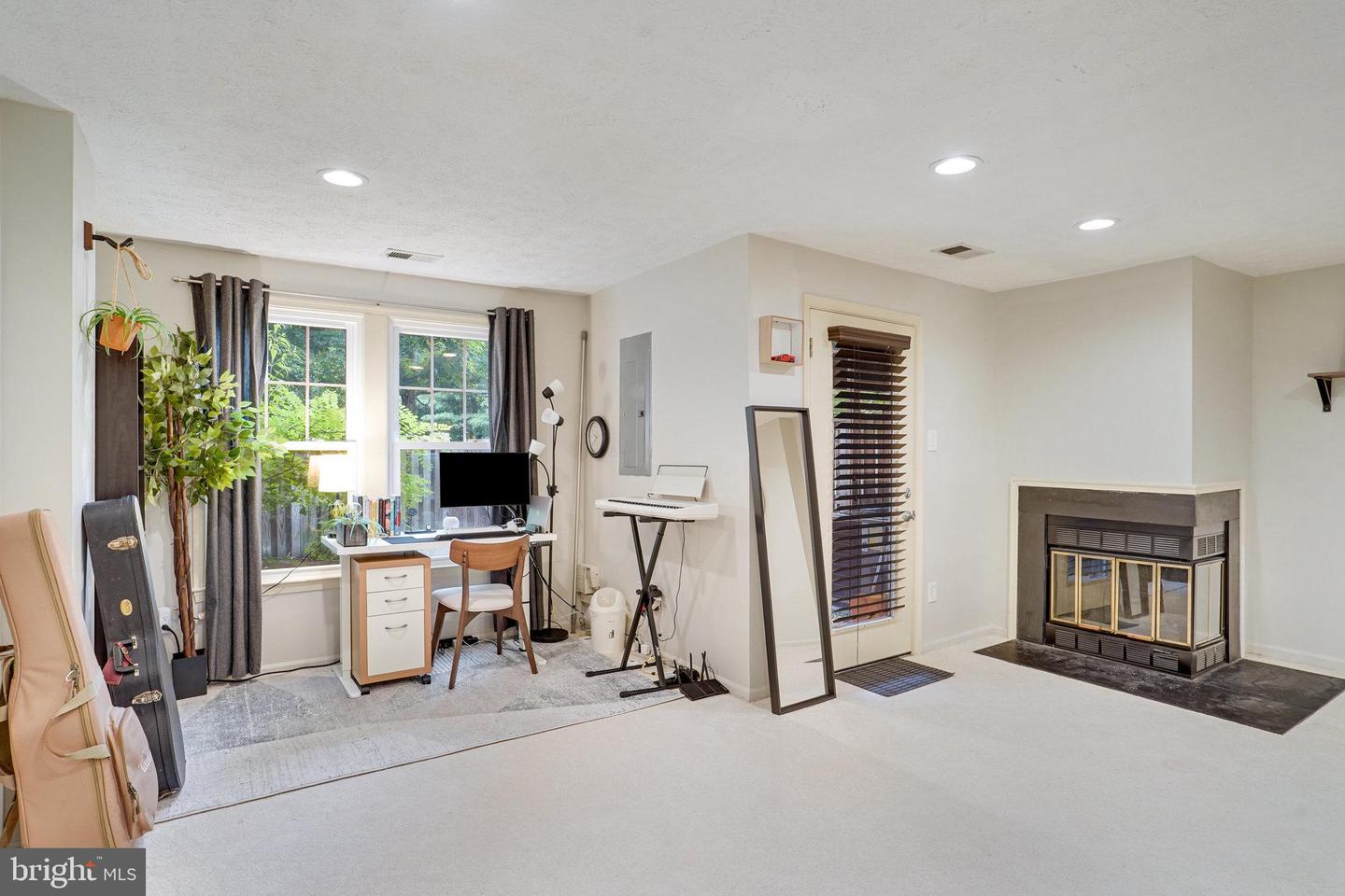 5865 WESTWATER CT, CENTREVILLE, Virginia 20121, 2 Bedrooms Bedrooms, ,3 BathroomsBathrooms,Residential,For sale,5865 WESTWATER CT,VAFX2252984 MLS # VAFX2252984