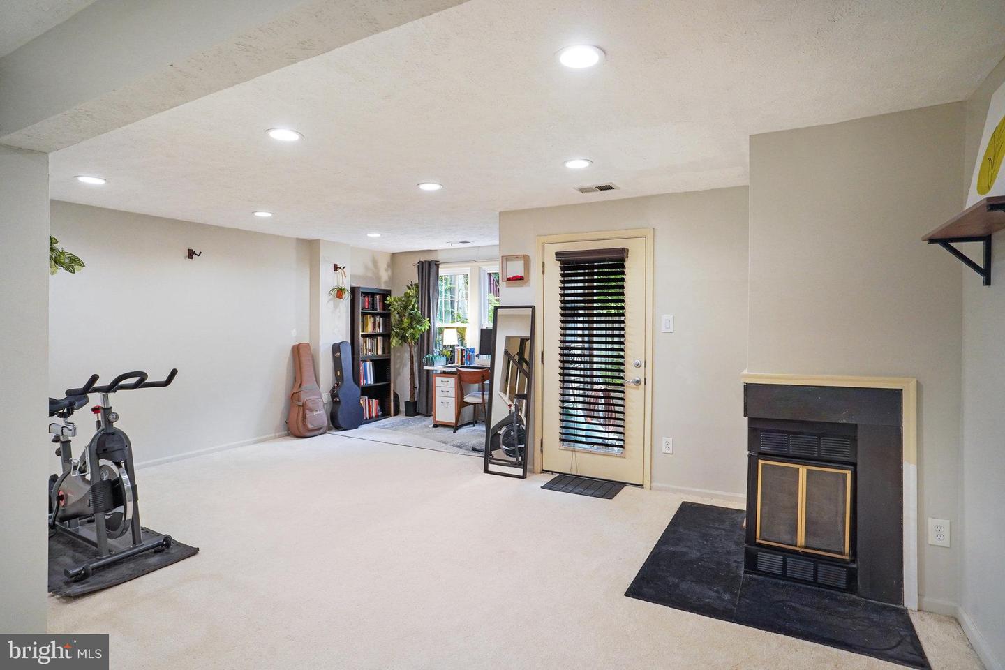 5865 WESTWATER CT, CENTREVILLE, Virginia 20121, 2 Bedrooms Bedrooms, ,3 BathroomsBathrooms,Residential,For sale,5865 WESTWATER CT,VAFX2252984 MLS # VAFX2252984