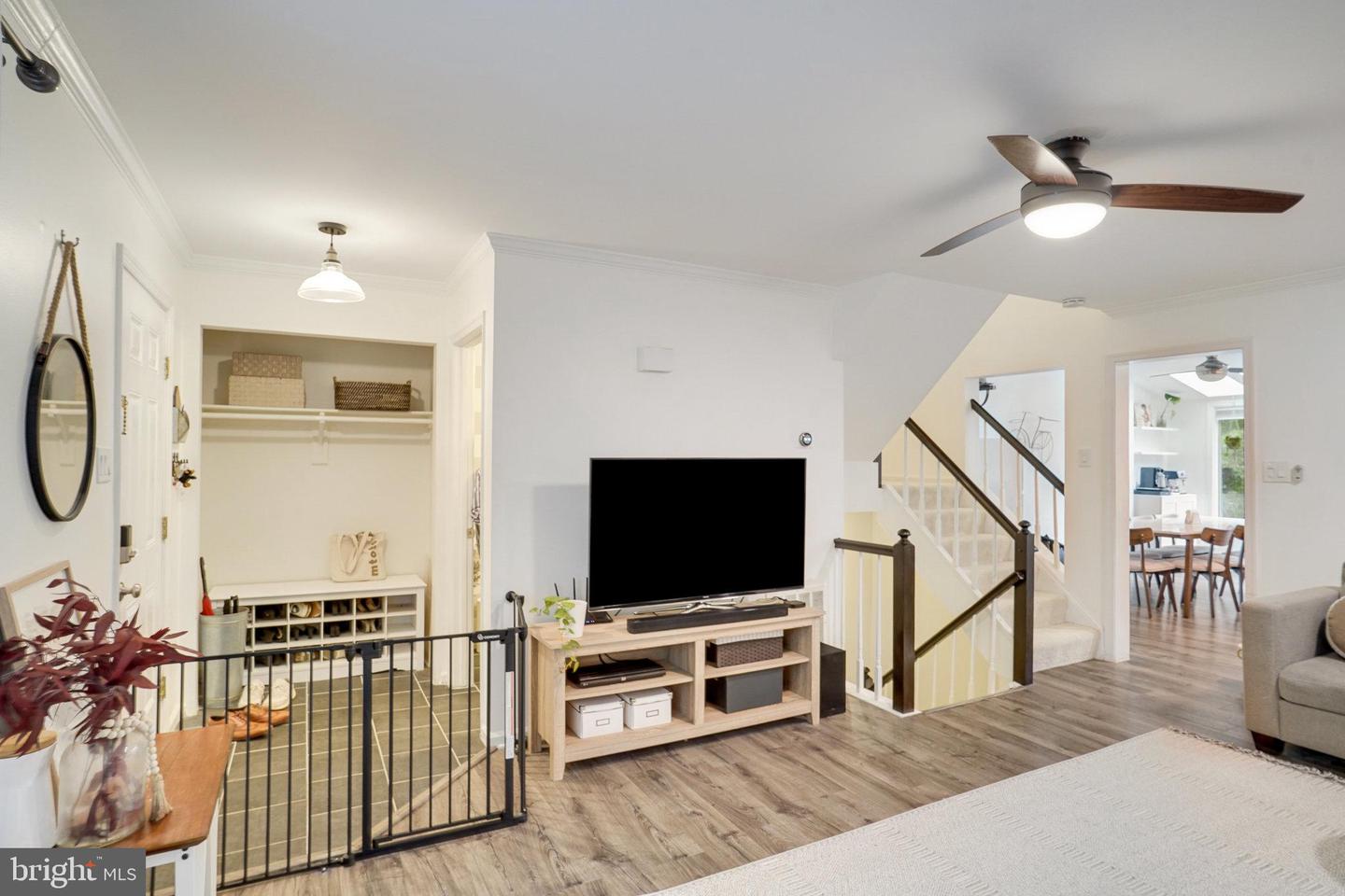 5865 WESTWATER CT, CENTREVILLE, Virginia 20121, 2 Bedrooms Bedrooms, ,3 BathroomsBathrooms,Residential,For sale,5865 WESTWATER CT,VAFX2252984 MLS # VAFX2252984