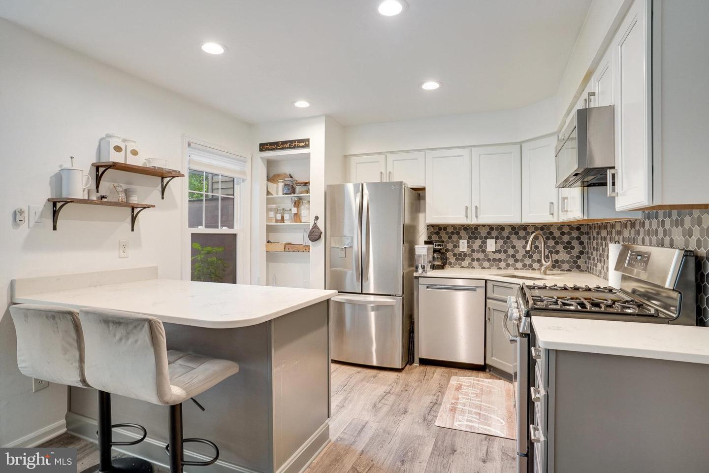 5865 WESTWATER CT, CENTREVILLE, Virginia 20121, 2 Bedrooms Bedrooms, ,3 BathroomsBathrooms,Residential,For sale,5865 WESTWATER CT,VAFX2252984 MLS # VAFX2252984