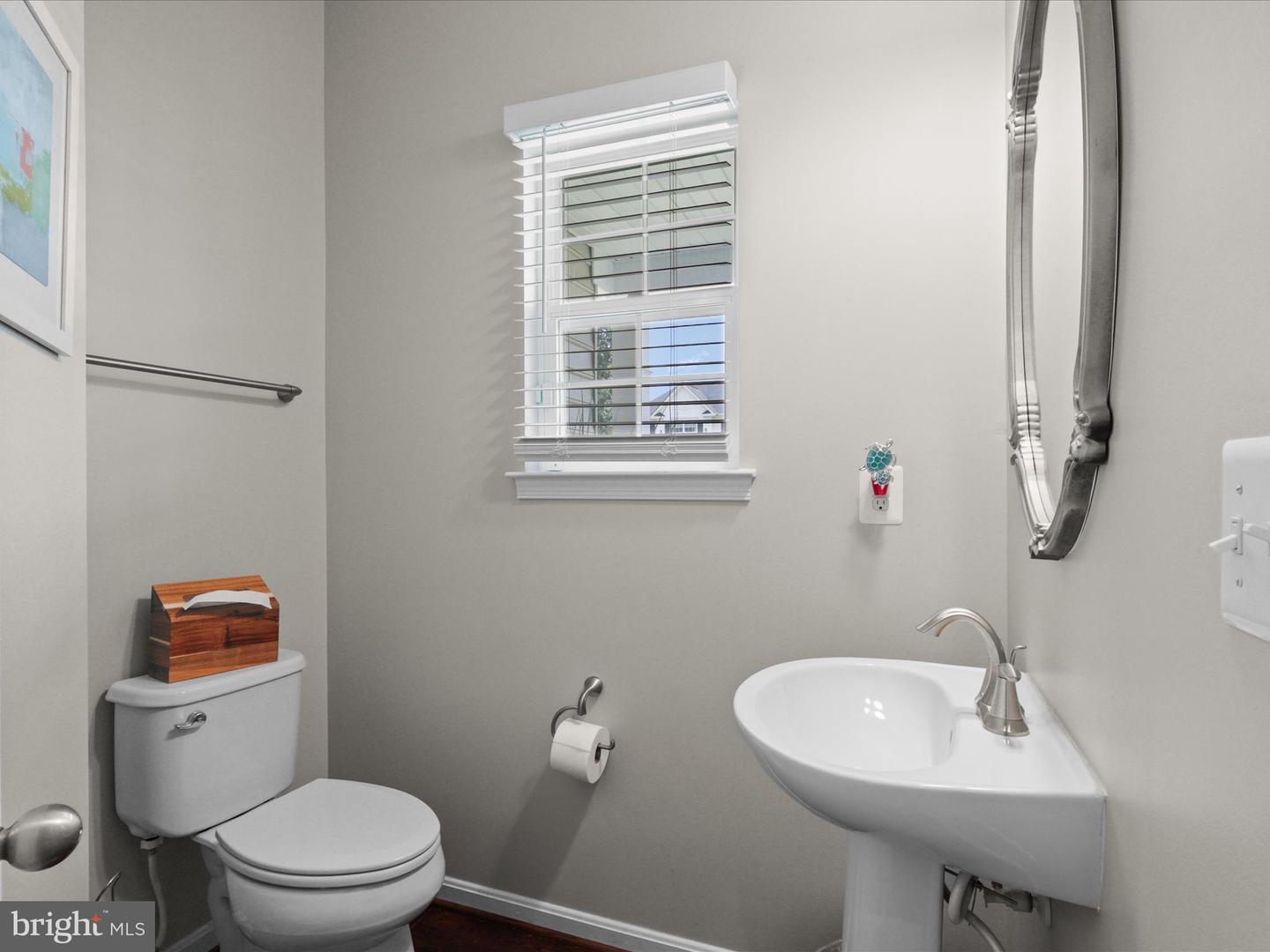 15832 BEAU RIDGE DR, WOODBRIDGE, Virginia 22193, 5 Bedrooms Bedrooms, 5 Rooms Rooms,3 BathroomsBathrooms,Residential,For sale,15832 BEAU RIDGE DR,VAPW2098428 MLS # VAPW2098428