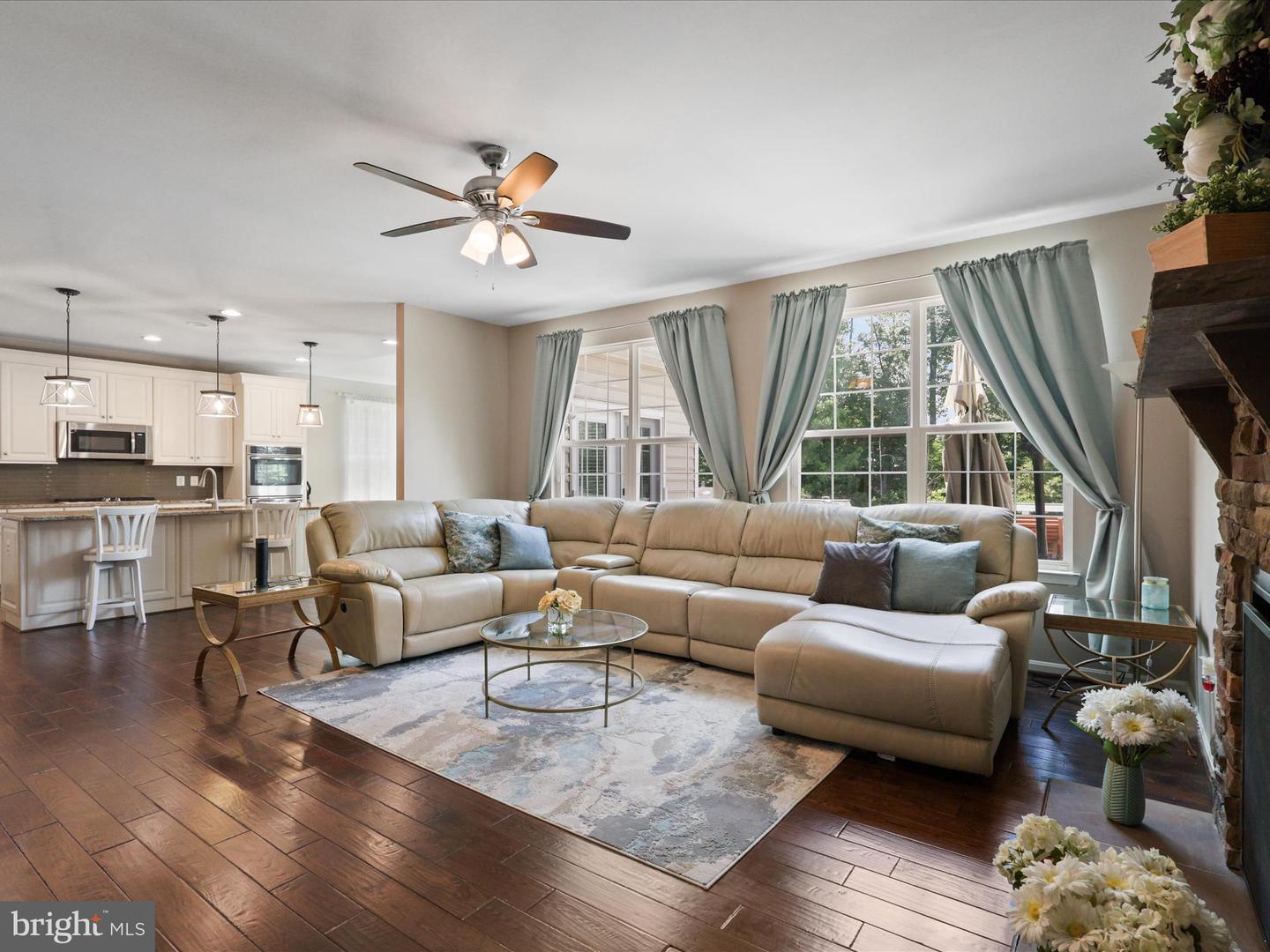 15832 BEAU RIDGE DR, WOODBRIDGE, Virginia 22193, 5 Bedrooms Bedrooms, 5 Rooms Rooms,3 BathroomsBathrooms,Residential,For sale,15832 BEAU RIDGE DR,VAPW2098428 MLS # VAPW2098428