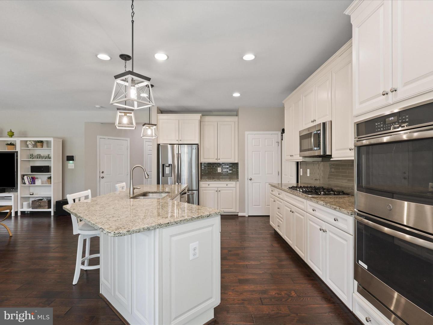 15832 BEAU RIDGE DR, WOODBRIDGE, Virginia 22193, 5 Bedrooms Bedrooms, 5 Rooms Rooms,3 BathroomsBathrooms,Residential,For sale,15832 BEAU RIDGE DR,VAPW2098428 MLS # VAPW2098428