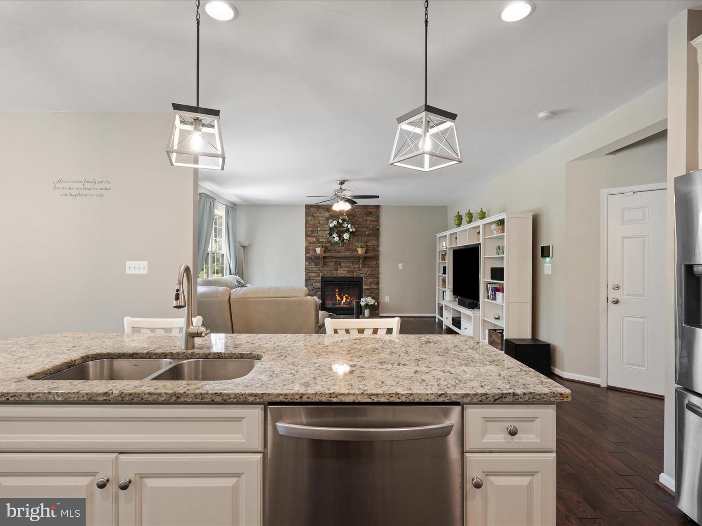 15832 BEAU RIDGE DR, WOODBRIDGE, Virginia 22193, 5 Bedrooms Bedrooms, 5 Rooms Rooms,3 BathroomsBathrooms,Residential,For sale,15832 BEAU RIDGE DR,VAPW2098428 MLS # VAPW2098428