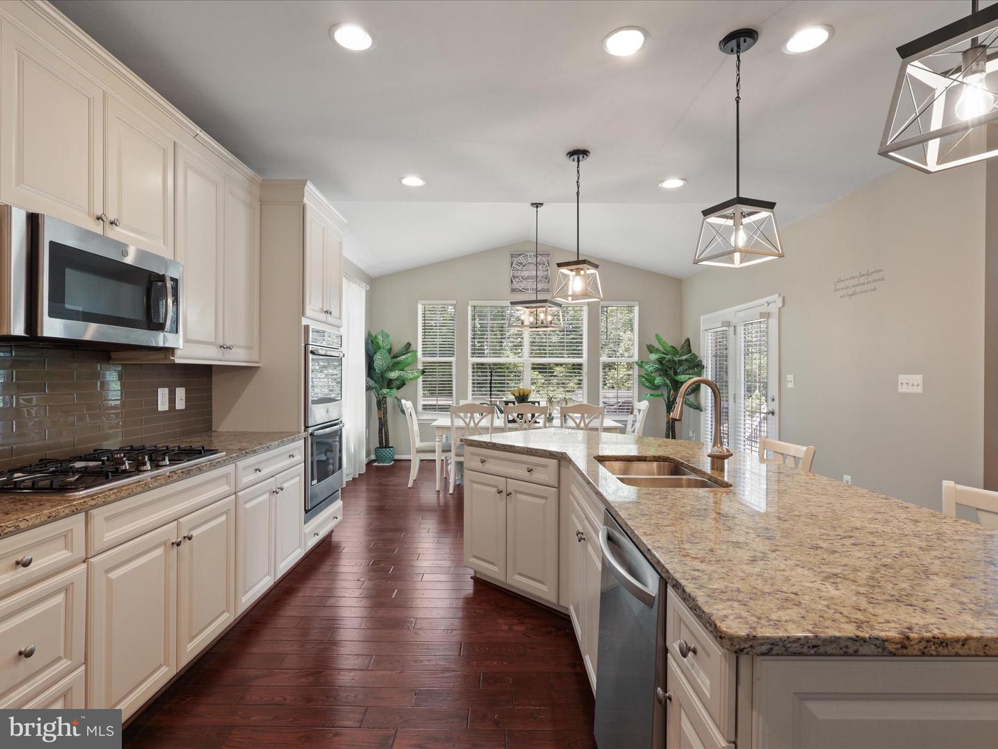 15832 BEAU RIDGE DR, WOODBRIDGE, Virginia 22193, 5 Bedrooms Bedrooms, 5 Rooms Rooms,3 BathroomsBathrooms,Residential,For sale,15832 BEAU RIDGE DR,VAPW2098428 MLS # VAPW2098428