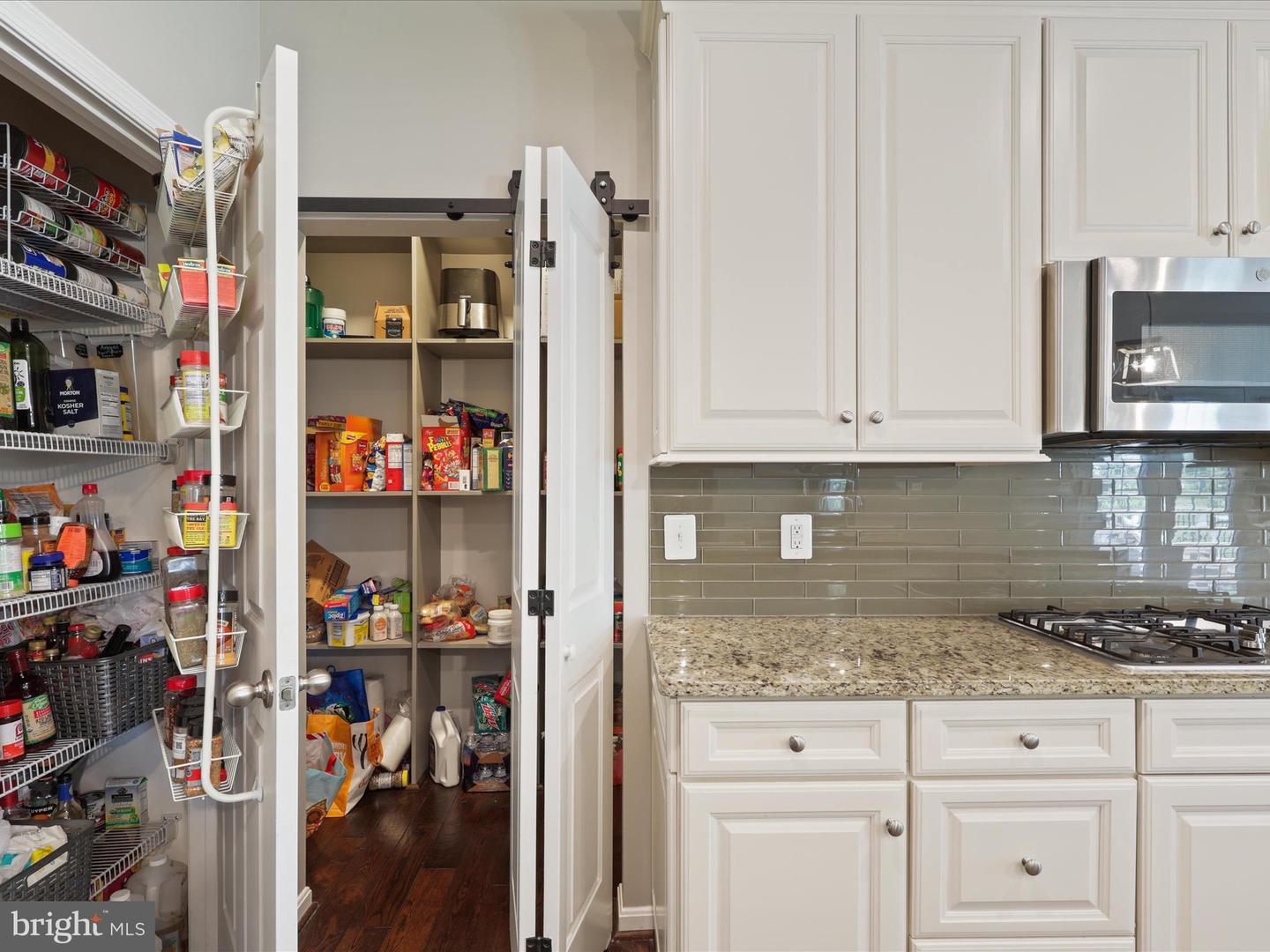 15832 BEAU RIDGE DR, WOODBRIDGE, Virginia 22193, 5 Bedrooms Bedrooms, 5 Rooms Rooms,3 BathroomsBathrooms,Residential,For sale,15832 BEAU RIDGE DR,VAPW2098428 MLS # VAPW2098428
