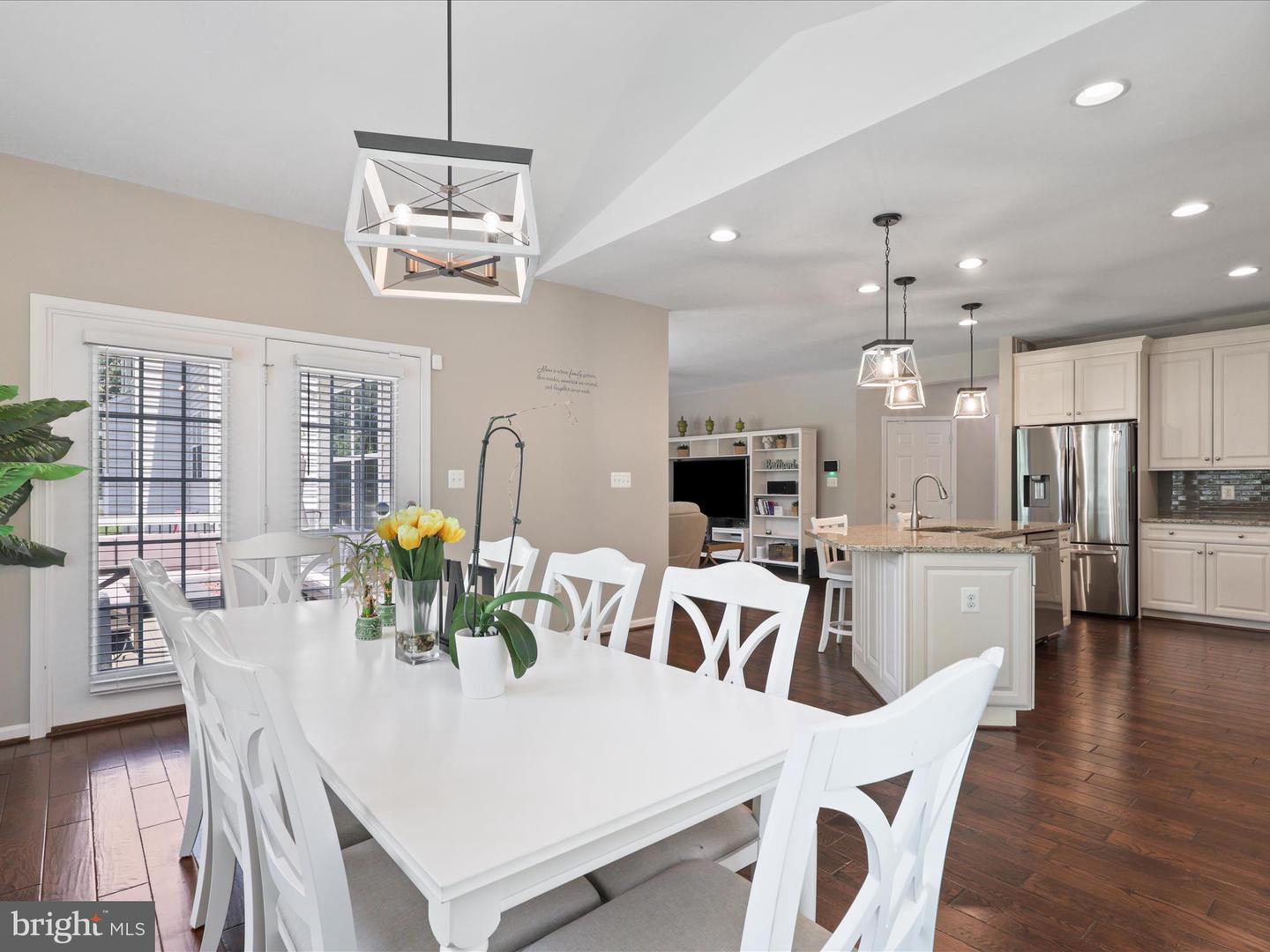 15832 BEAU RIDGE DR, WOODBRIDGE, Virginia 22193, 5 Bedrooms Bedrooms, 5 Rooms Rooms,3 BathroomsBathrooms,Residential,For sale,15832 BEAU RIDGE DR,VAPW2098428 MLS # VAPW2098428
