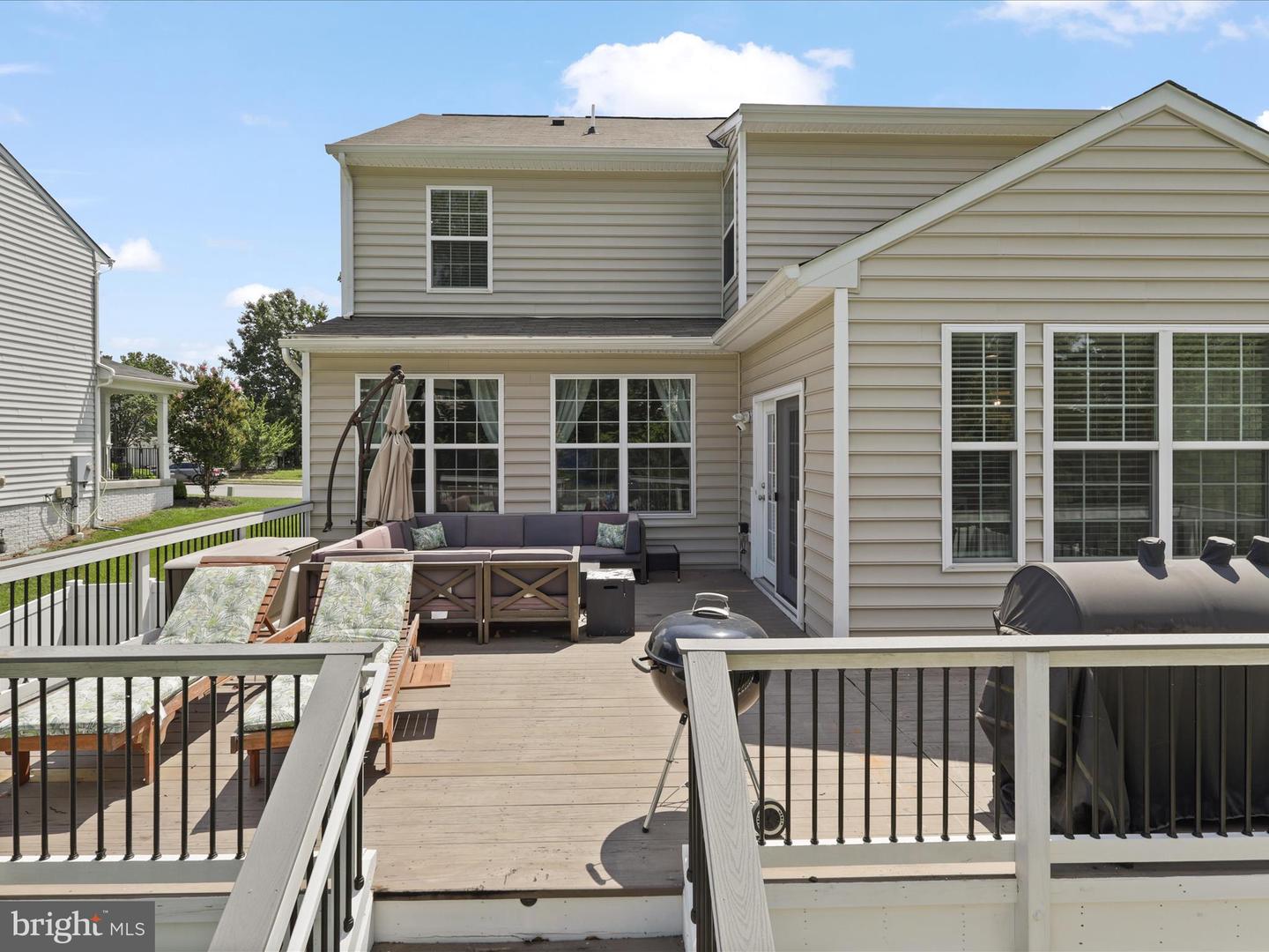 15832 BEAU RIDGE DR, WOODBRIDGE, Virginia 22193, 5 Bedrooms Bedrooms, 5 Rooms Rooms,3 BathroomsBathrooms,Residential,For sale,15832 BEAU RIDGE DR,VAPW2098428 MLS # VAPW2098428