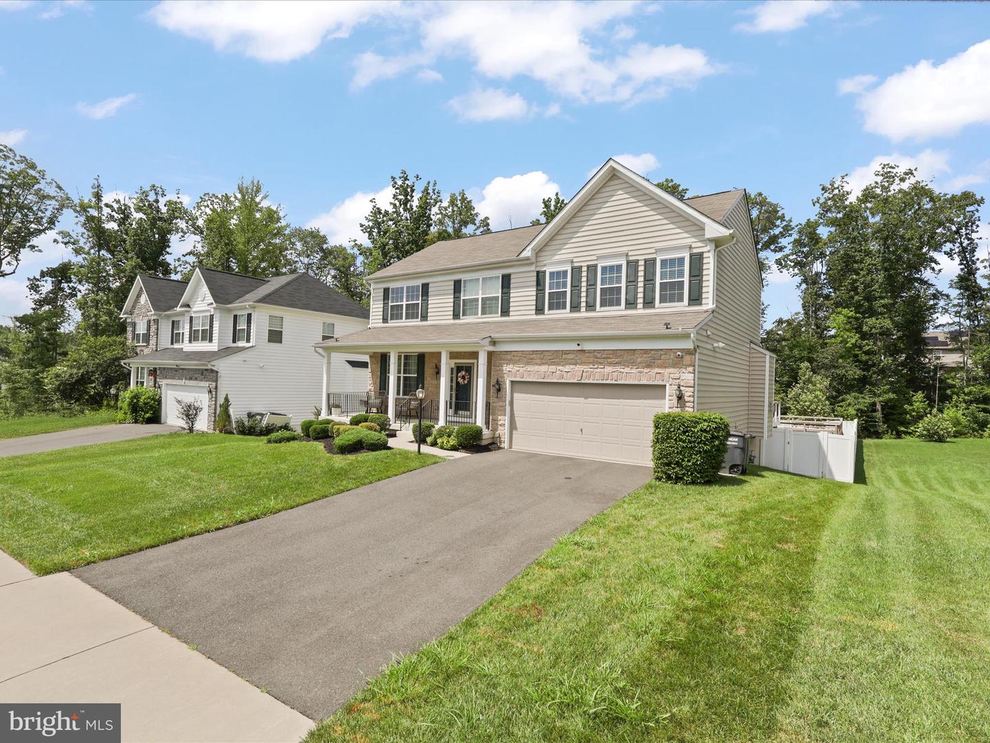15832 BEAU RIDGE DR, WOODBRIDGE, Virginia 22193, 5 Bedrooms Bedrooms, 5 Rooms Rooms,3 BathroomsBathrooms,Residential,For sale,15832 BEAU RIDGE DR,VAPW2098428 MLS # VAPW2098428