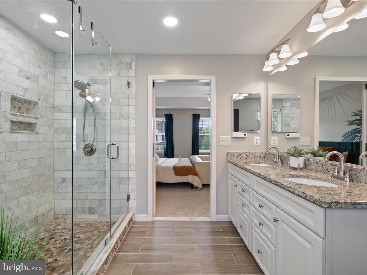 15832 BEAU RIDGE DR, WOODBRIDGE, Virginia 22193, 5 Bedrooms Bedrooms, 5 Rooms Rooms,3 BathroomsBathrooms,Residential,For sale,15832 BEAU RIDGE DR,VAPW2098428 MLS # VAPW2098428