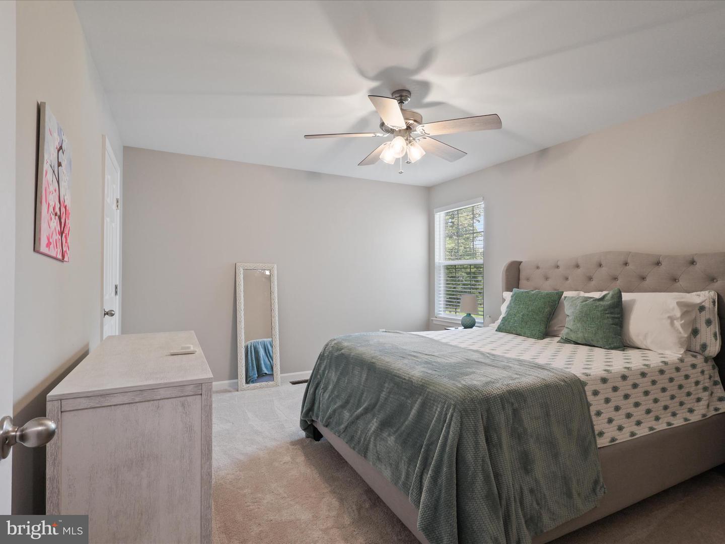 15832 BEAU RIDGE DR, WOODBRIDGE, Virginia 22193, 5 Bedrooms Bedrooms, 5 Rooms Rooms,3 BathroomsBathrooms,Residential,For sale,15832 BEAU RIDGE DR,VAPW2098428 MLS # VAPW2098428