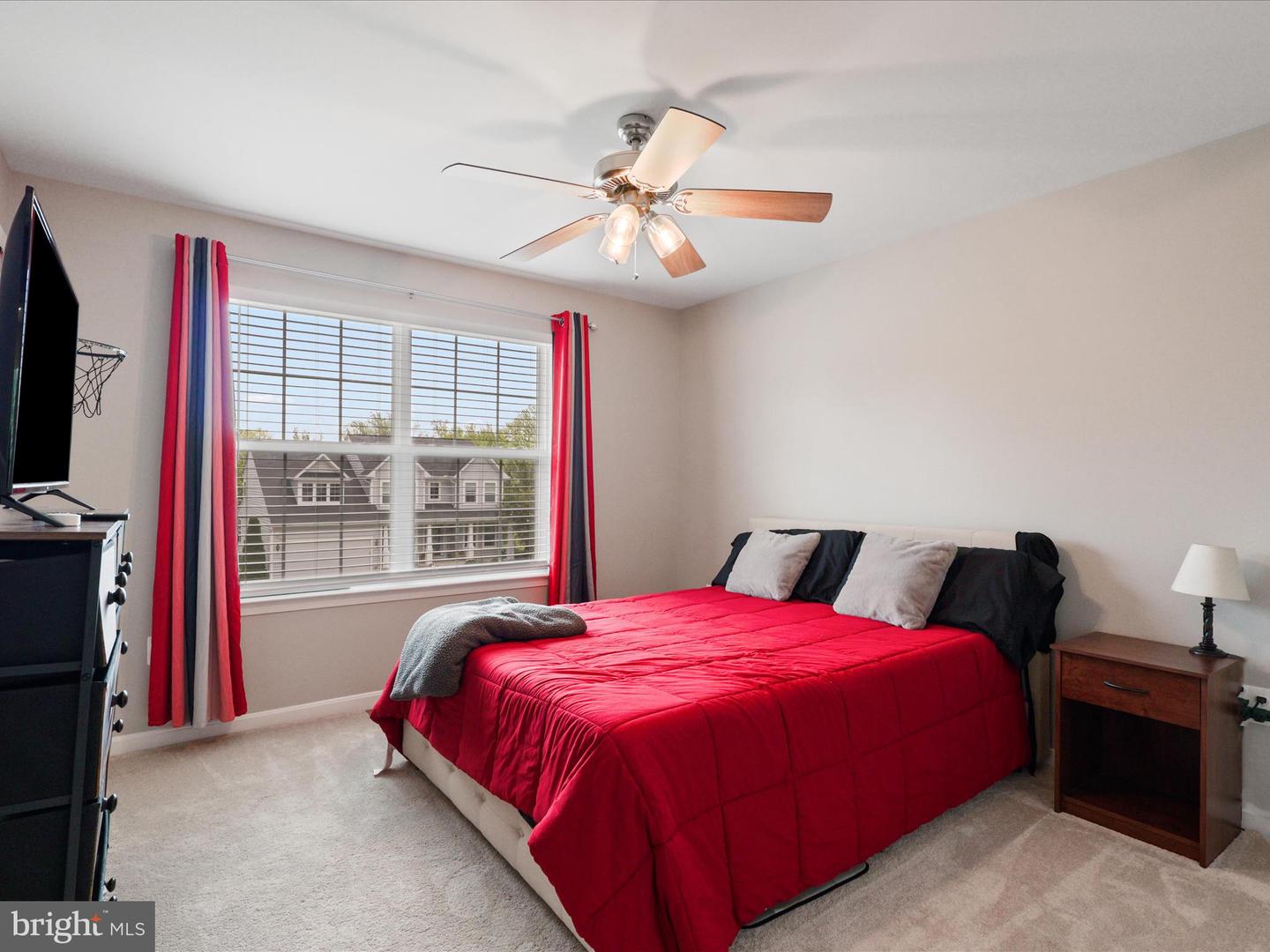15832 BEAU RIDGE DR, WOODBRIDGE, Virginia 22193, 5 Bedrooms Bedrooms, 5 Rooms Rooms,3 BathroomsBathrooms,Residential,For sale,15832 BEAU RIDGE DR,VAPW2098428 MLS # VAPW2098428