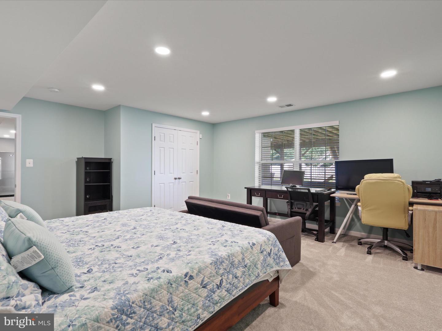 15832 BEAU RIDGE DR, WOODBRIDGE, Virginia 22193, 5 Bedrooms Bedrooms, 5 Rooms Rooms,3 BathroomsBathrooms,Residential,For sale,15832 BEAU RIDGE DR,VAPW2098428 MLS # VAPW2098428