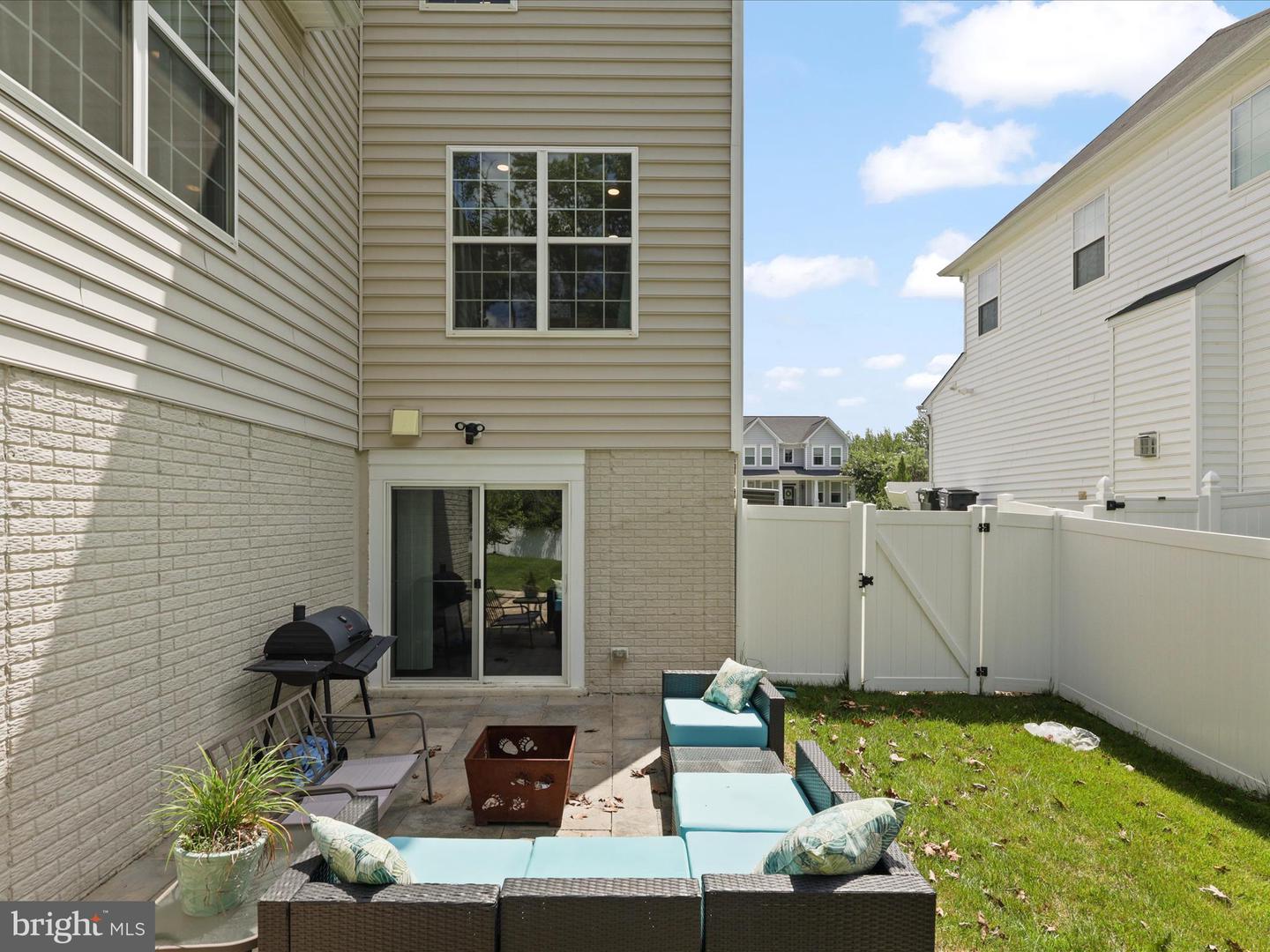 15832 BEAU RIDGE DR, WOODBRIDGE, Virginia 22193, 5 Bedrooms Bedrooms, 5 Rooms Rooms,3 BathroomsBathrooms,Residential,For sale,15832 BEAU RIDGE DR,VAPW2098428 MLS # VAPW2098428