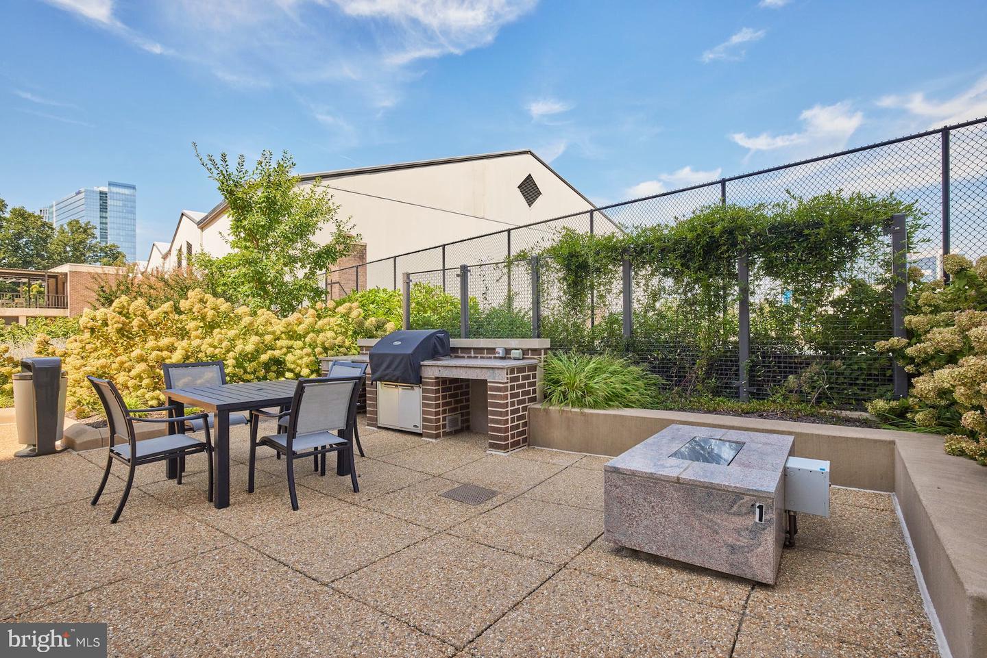 1800 OLD MEADOW RD #609, MCLEAN, Virginia 22102, 1 Bedroom Bedrooms, ,1 BathroomBathrooms,Residential,For sale,1800 OLD MEADOW RD #609,VAFX2253036 MLS # VAFX2253036