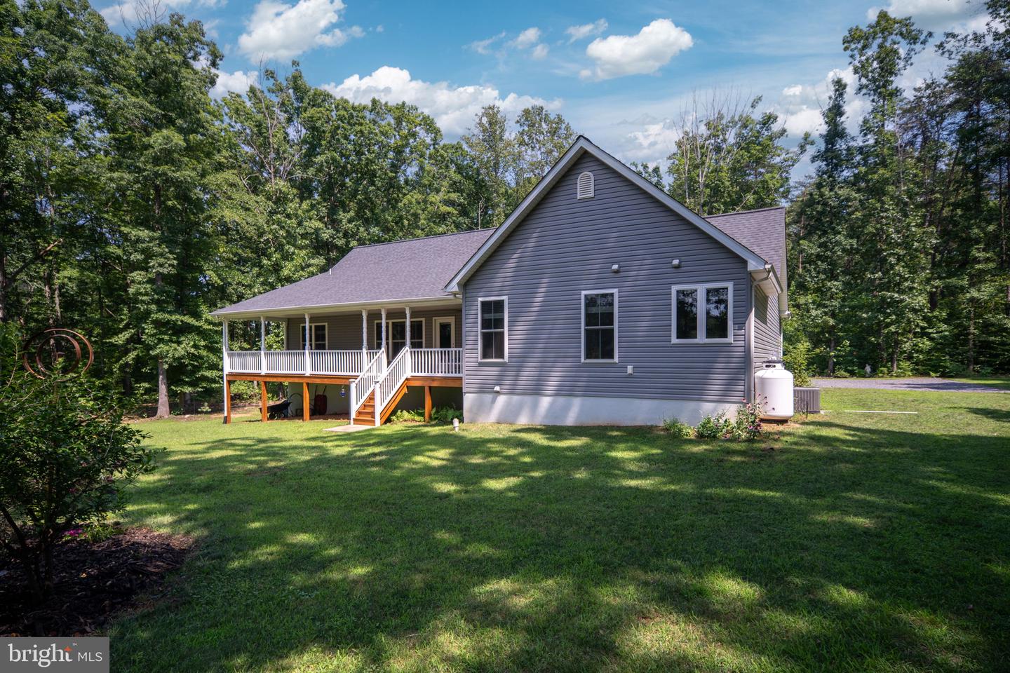 6484 HALEYS MILL RD, SPOTSYLVANIA, Virginia 22551, 3 Bedrooms Bedrooms, ,3 BathroomsBathrooms,Residential,For sale,6484 HALEYS MILL RD,VASP2034388 MLS # VASP2034388