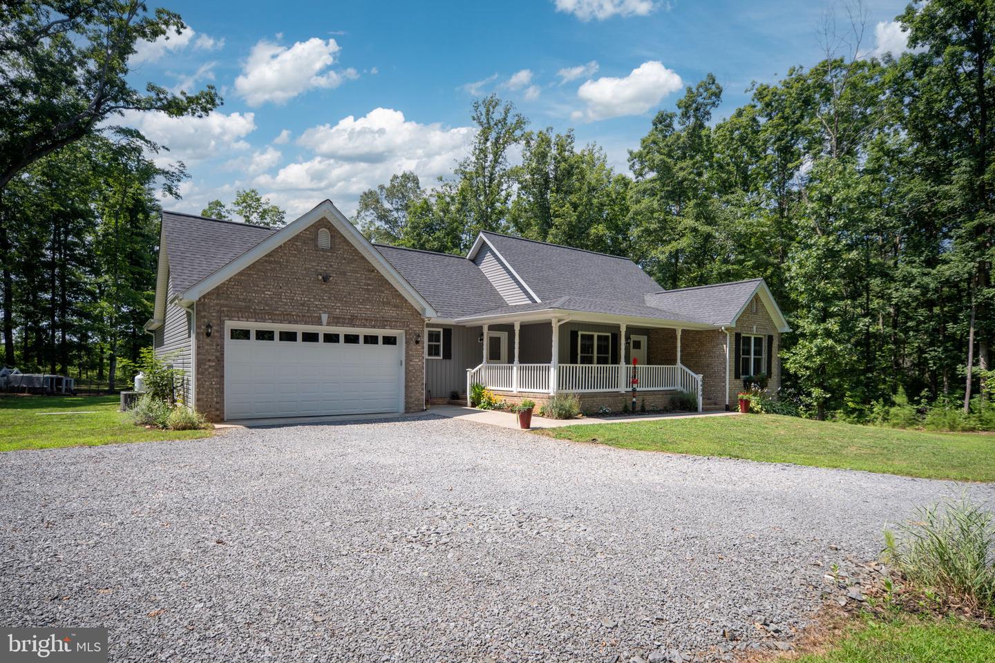 6484 HALEYS MILL RD, SPOTSYLVANIA, Virginia 22551, 3 Bedrooms Bedrooms, ,3 BathroomsBathrooms,Residential,For sale,6484 HALEYS MILL RD,VASP2034388 MLS # VASP2034388