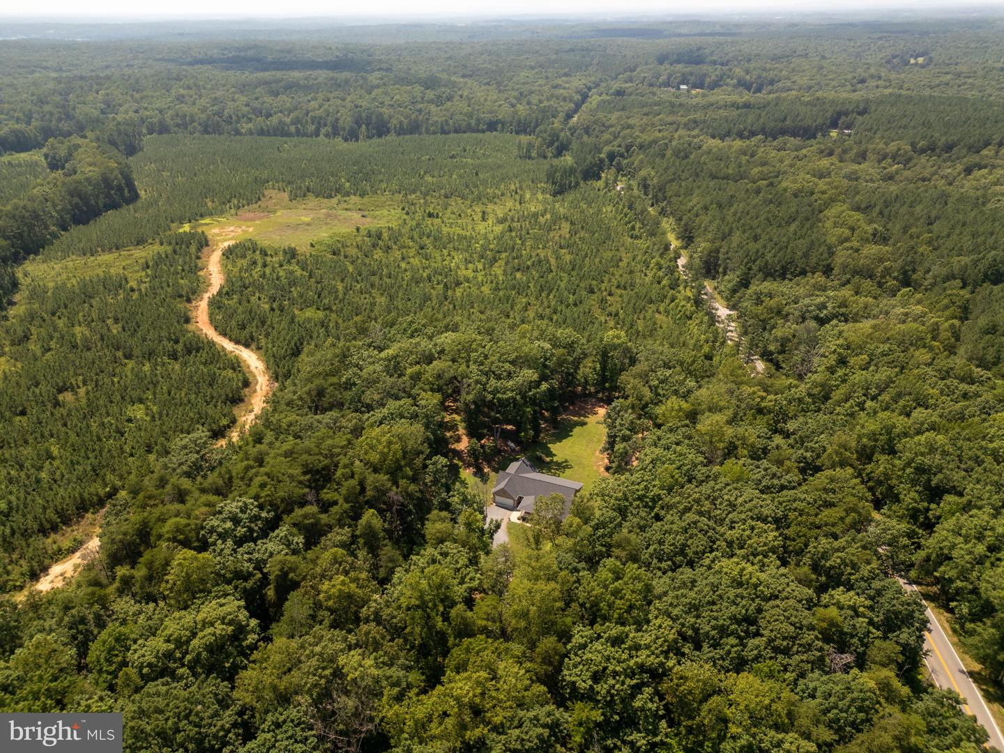 6484 HALEYS MILL RD, SPOTSYLVANIA, Virginia 22551, 3 Bedrooms Bedrooms, ,3 BathroomsBathrooms,Residential,For sale,6484 HALEYS MILL RD,VASP2034388 MLS # VASP2034388