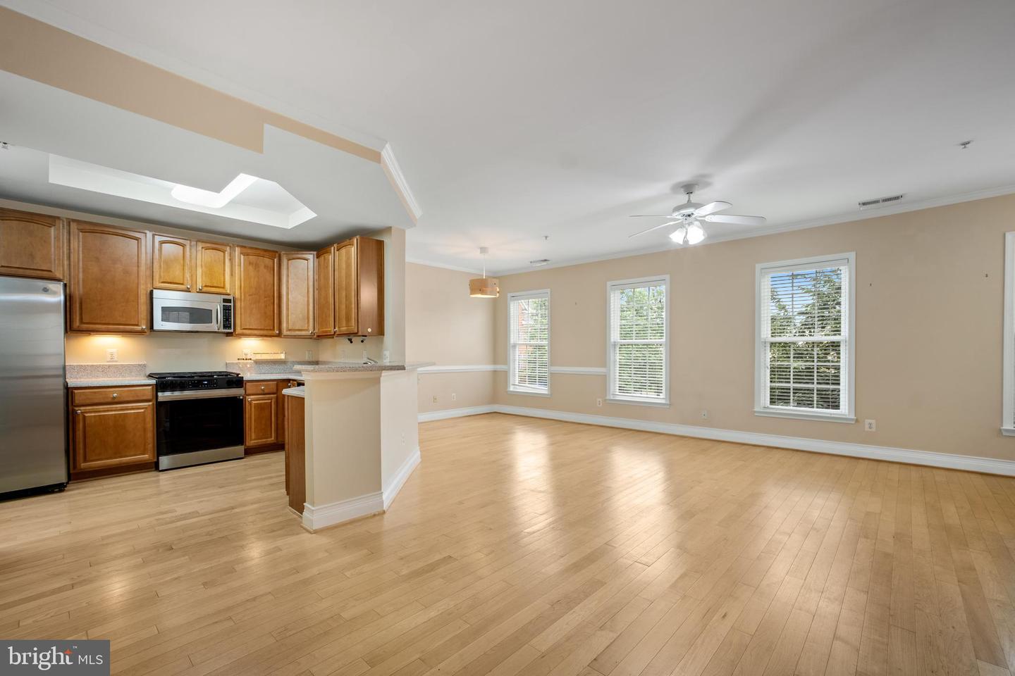 4605 HUMMINGBIRD LN #104, FAIRFAX, Virginia 22033, 3 Bedrooms Bedrooms, ,2 BathroomsBathrooms,Residential,For sale,4605 HUMMINGBIRD LN #104,VAFX2253090 MLS # VAFX2253090
