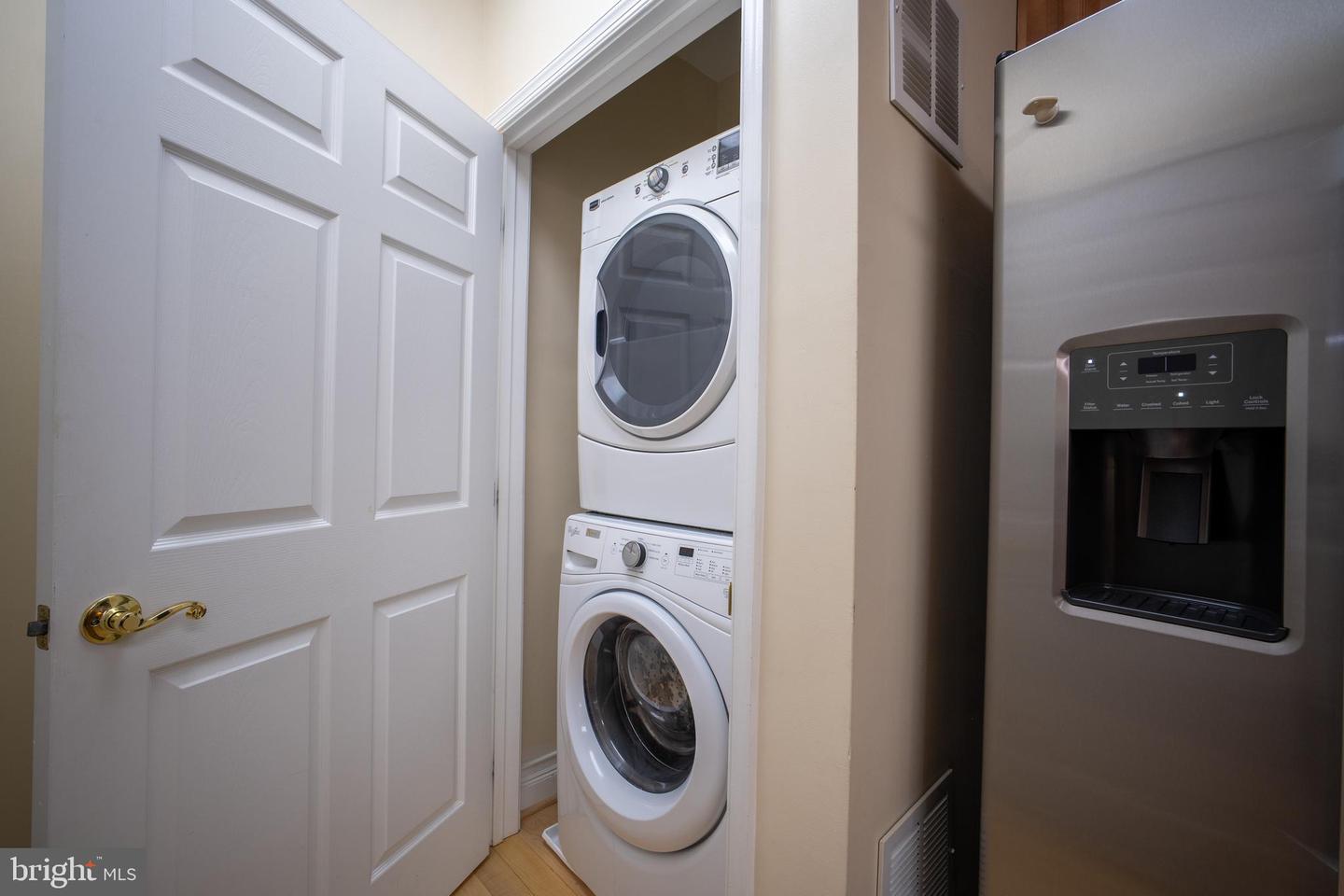4605 HUMMINGBIRD LN #104, FAIRFAX, Virginia 22033, 3 Bedrooms Bedrooms, ,2 BathroomsBathrooms,Residential,For sale,4605 HUMMINGBIRD LN #104,VAFX2253090 MLS # VAFX2253090