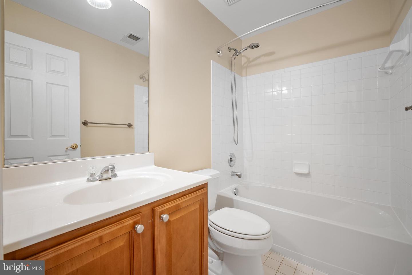 4605 HUMMINGBIRD LN #104, FAIRFAX, Virginia 22033, 3 Bedrooms Bedrooms, ,2 BathroomsBathrooms,Residential,For sale,4605 HUMMINGBIRD LN #104,VAFX2253090 MLS # VAFX2253090