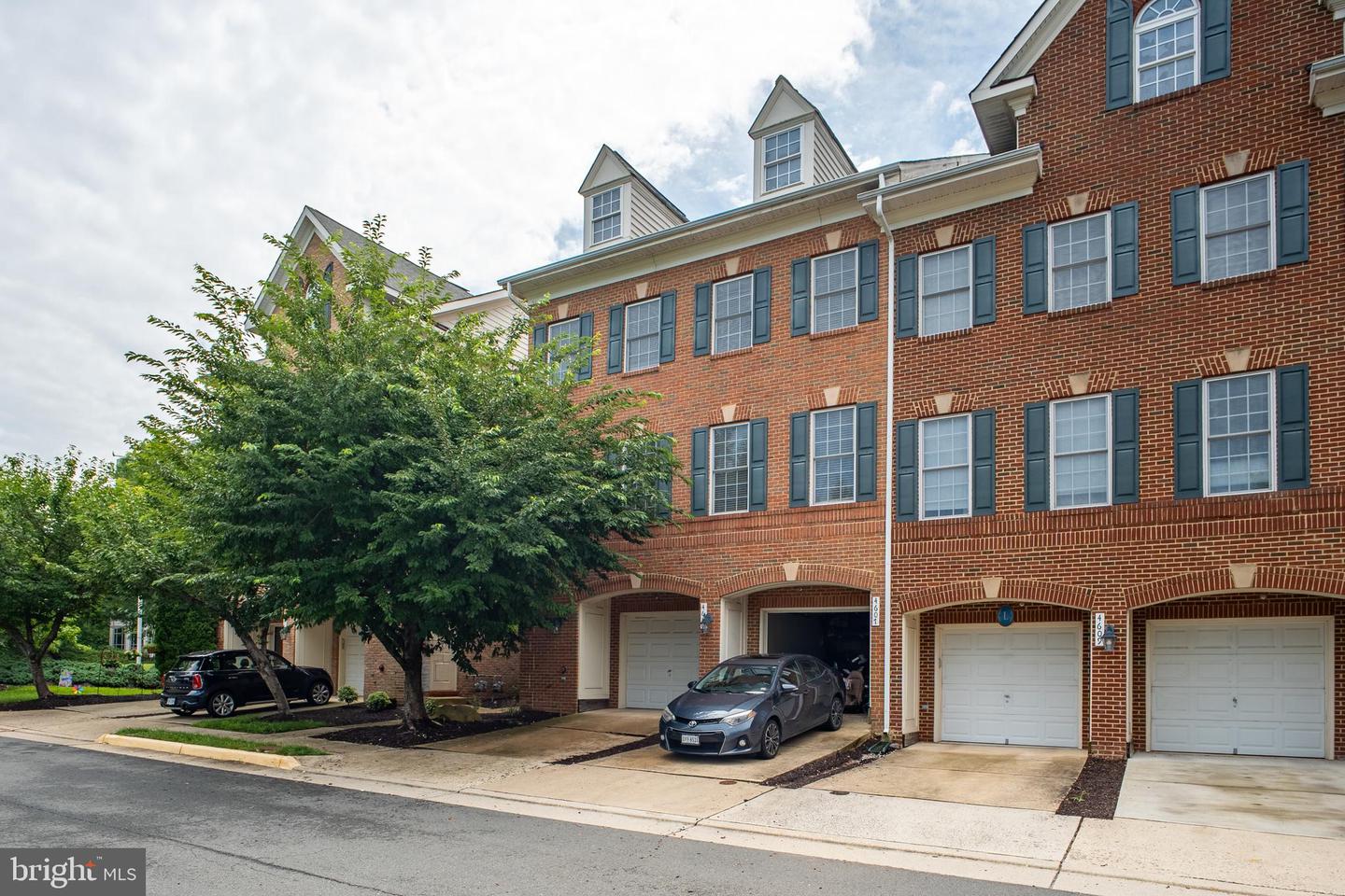 4605 HUMMINGBIRD LN #104, FAIRFAX, Virginia 22033, 3 Bedrooms Bedrooms, ,2 BathroomsBathrooms,Residential,For sale,4605 HUMMINGBIRD LN #104,VAFX2253090 MLS # VAFX2253090