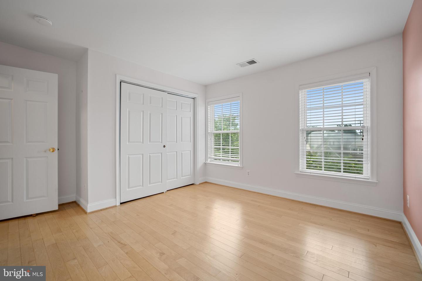 4605 HUMMINGBIRD LN #104, FAIRFAX, Virginia 22033, 3 Bedrooms Bedrooms, ,2 BathroomsBathrooms,Residential,For sale,4605 HUMMINGBIRD LN #104,VAFX2253090 MLS # VAFX2253090