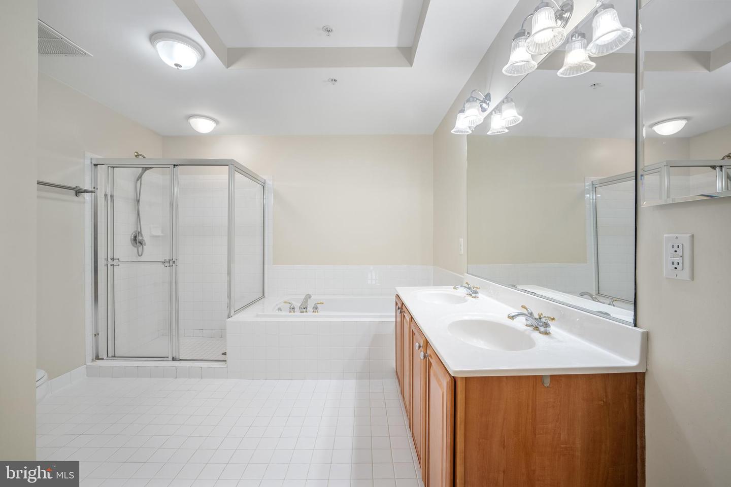 4605 HUMMINGBIRD LN #104, FAIRFAX, Virginia 22033, 3 Bedrooms Bedrooms, ,2 BathroomsBathrooms,Residential,For sale,4605 HUMMINGBIRD LN #104,VAFX2253090 MLS # VAFX2253090