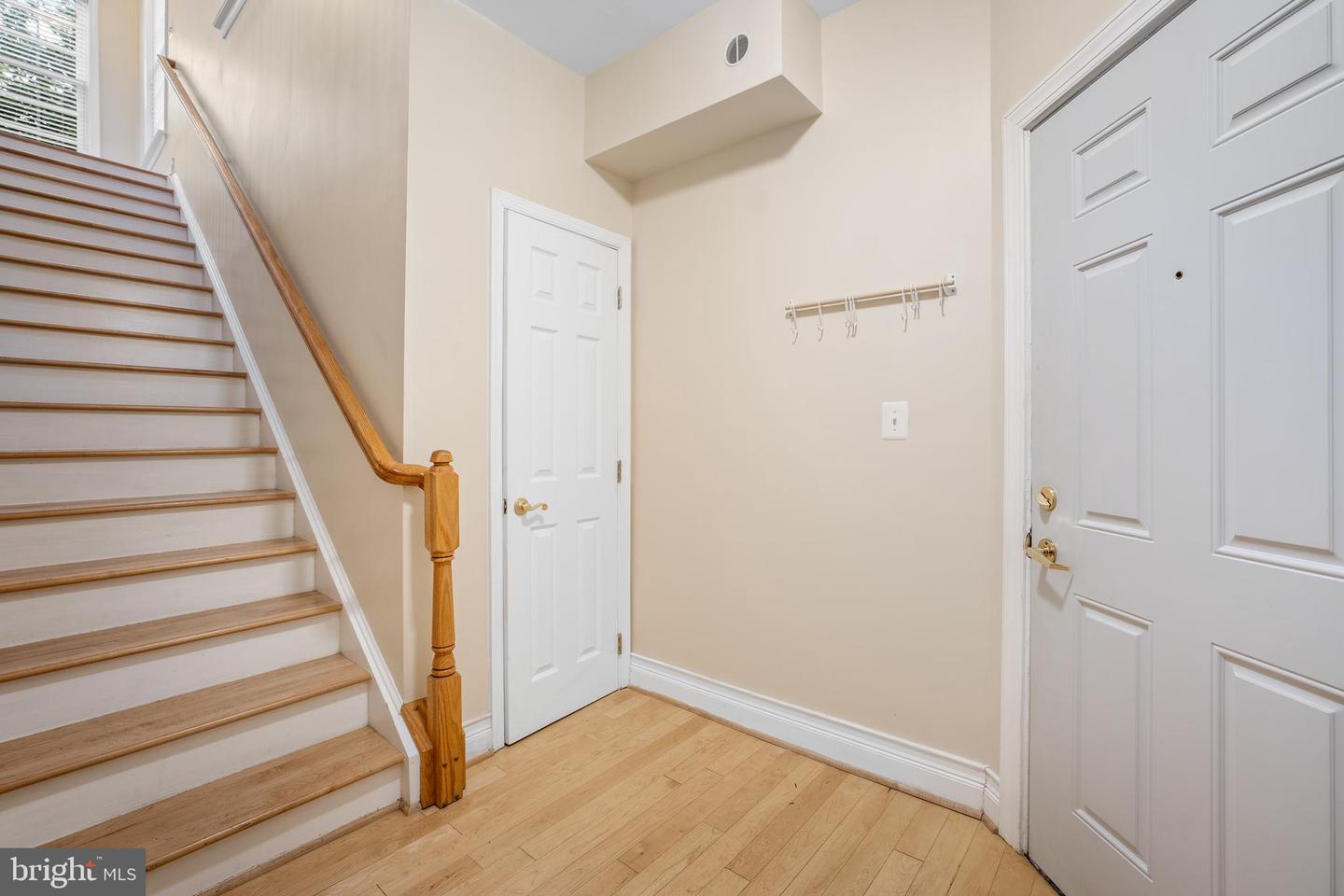 4605 HUMMINGBIRD LN #104, FAIRFAX, Virginia 22033, 3 Bedrooms Bedrooms, ,2 BathroomsBathrooms,Residential,For sale,4605 HUMMINGBIRD LN #104,VAFX2253090 MLS # VAFX2253090