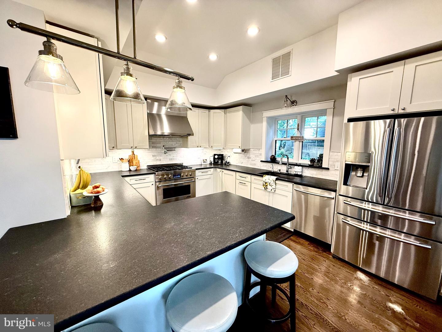 3513 N OTTAWA ST, ARLINGTON, Virginia 22213, 4 Bedrooms Bedrooms, ,3 BathroomsBathrooms,Residential,For sale,3513 N OTTAWA ST,VAAR2060126 MLS # VAAR2060126