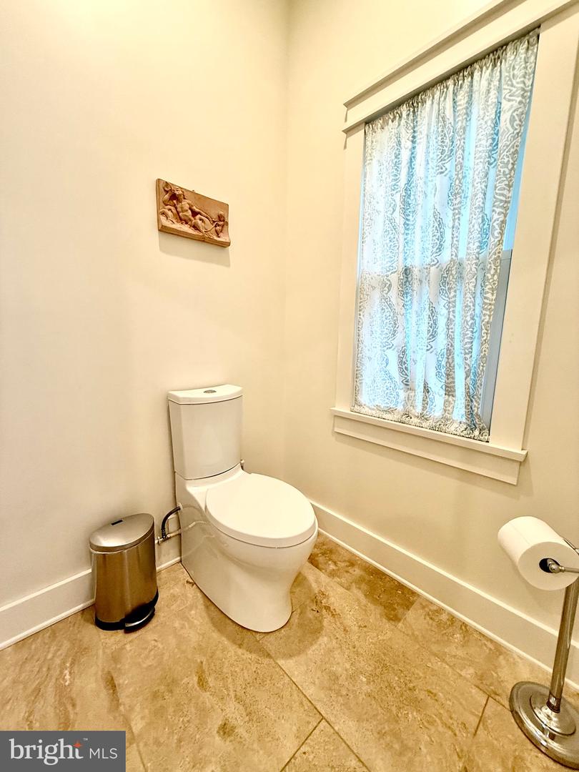 3513 N OTTAWA ST, ARLINGTON, Virginia 22213, 4 Bedrooms Bedrooms, ,3 BathroomsBathrooms,Residential,For sale,3513 N OTTAWA ST,VAAR2060126 MLS # VAAR2060126