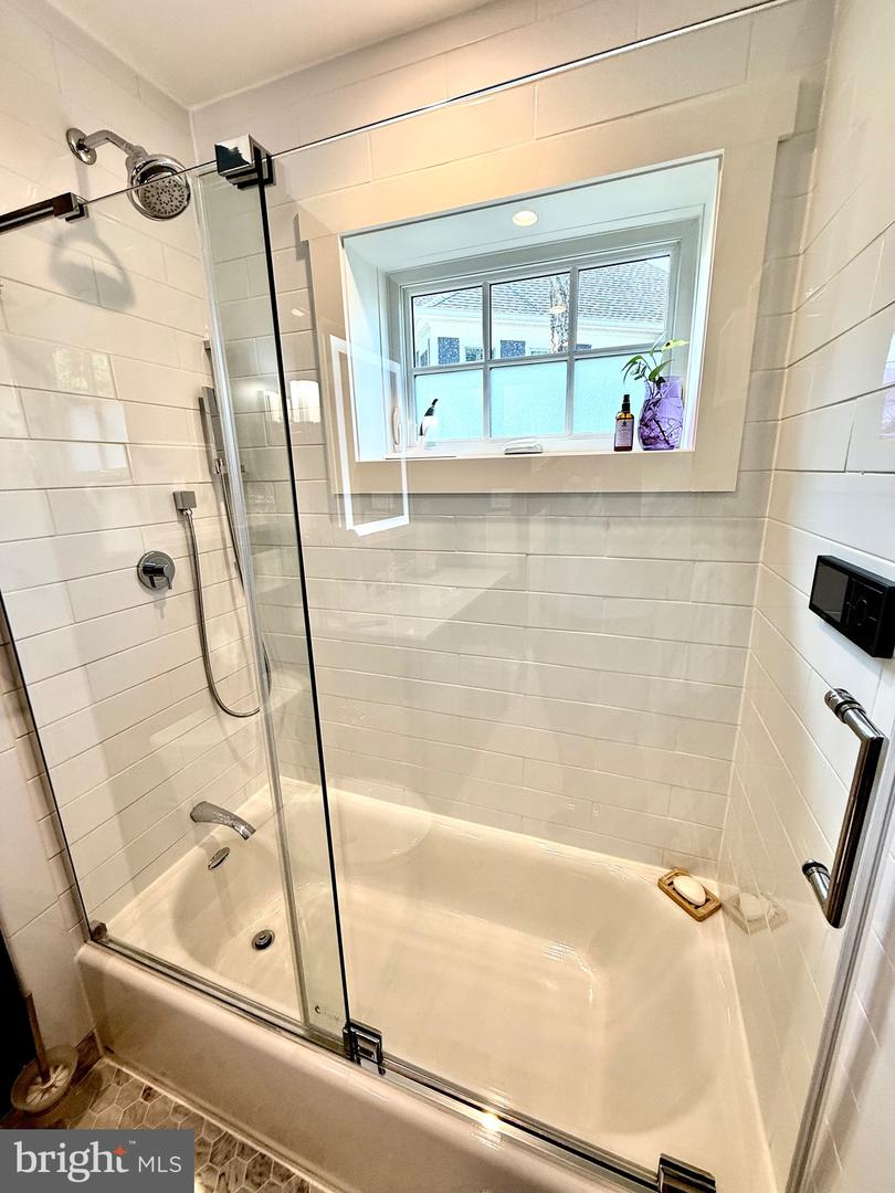 3513 N OTTAWA ST, ARLINGTON, Virginia 22213, 4 Bedrooms Bedrooms, ,3 BathroomsBathrooms,Residential,For sale,3513 N OTTAWA ST,VAAR2060126 MLS # VAAR2060126
