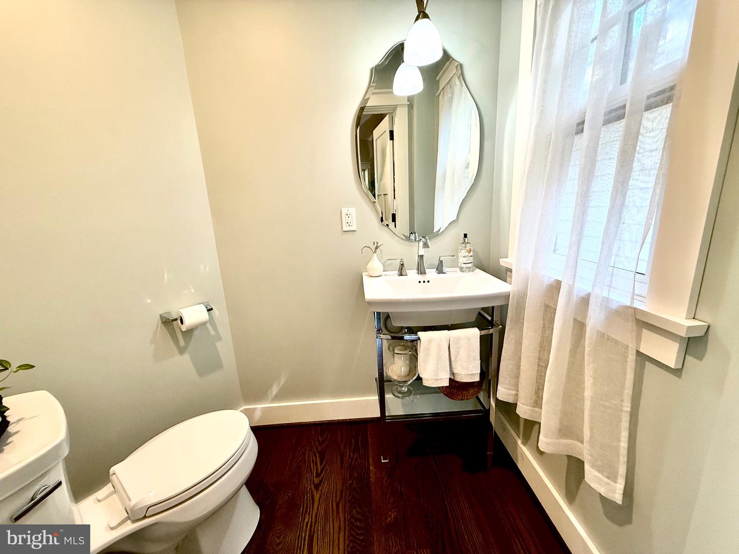 3513 N OTTAWA ST, ARLINGTON, Virginia 22213, 4 Bedrooms Bedrooms, ,3 BathroomsBathrooms,Residential,For sale,3513 N OTTAWA ST,VAAR2060126 MLS # VAAR2060126