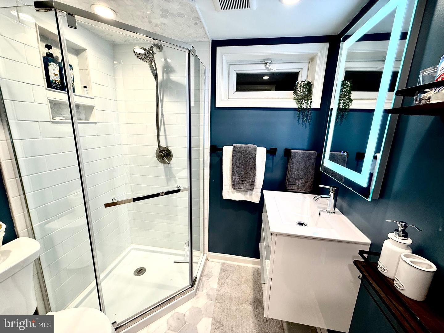3513 N OTTAWA ST, ARLINGTON, Virginia 22213, 4 Bedrooms Bedrooms, ,3 BathroomsBathrooms,Residential,For sale,3513 N OTTAWA ST,VAAR2060126 MLS # VAAR2060126