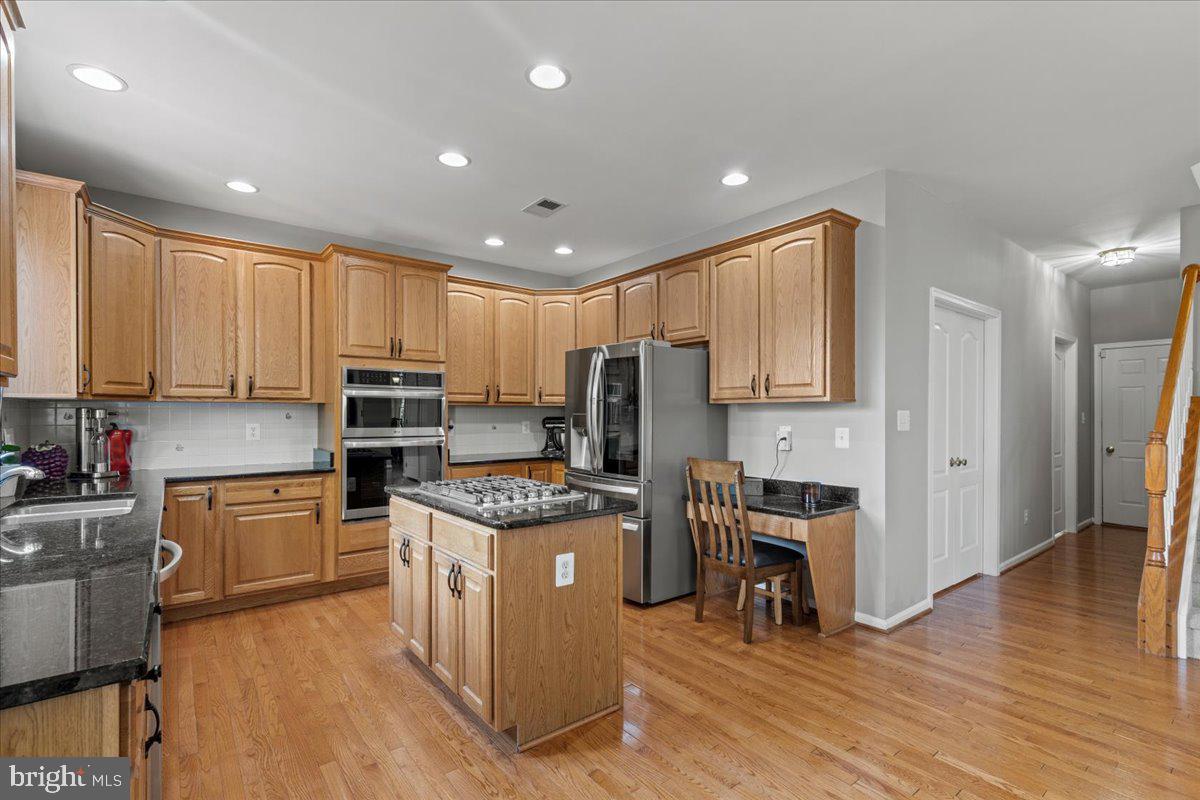 25954 TALMONT DR, CHANTILLY, Virginia 20152, 6 Bedrooms Bedrooms, ,3 BathroomsBathrooms,Residential,For sale,25954 TALMONT DR,VALO2101090 MLS # VALO2101090