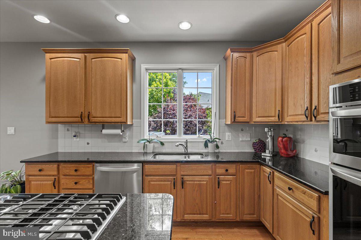 25954 TALMONT DR, CHANTILLY, Virginia 20152, 6 Bedrooms Bedrooms, ,3 BathroomsBathrooms,Residential,For sale,25954 TALMONT DR,VALO2101090 MLS # VALO2101090
