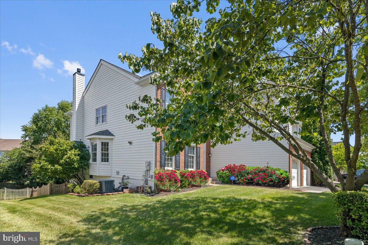 25954 TALMONT DR, CHANTILLY, Virginia 20152, 6 Bedrooms Bedrooms, ,3 BathroomsBathrooms,Residential,For sale,25954 TALMONT DR,VALO2101090 MLS # VALO2101090