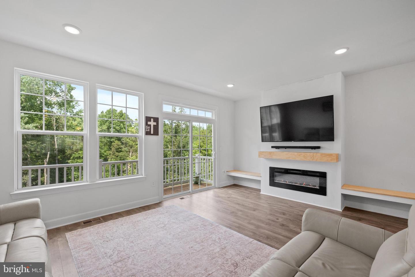 6101 CAMERONS FERRY DR, HAYMARKET, Virginia 20169, 4 Bedrooms Bedrooms, ,3 BathroomsBathrooms,Residential,For sale,6101 CAMERONS FERRY DR,VAPW2098474 MLS # VAPW2098474