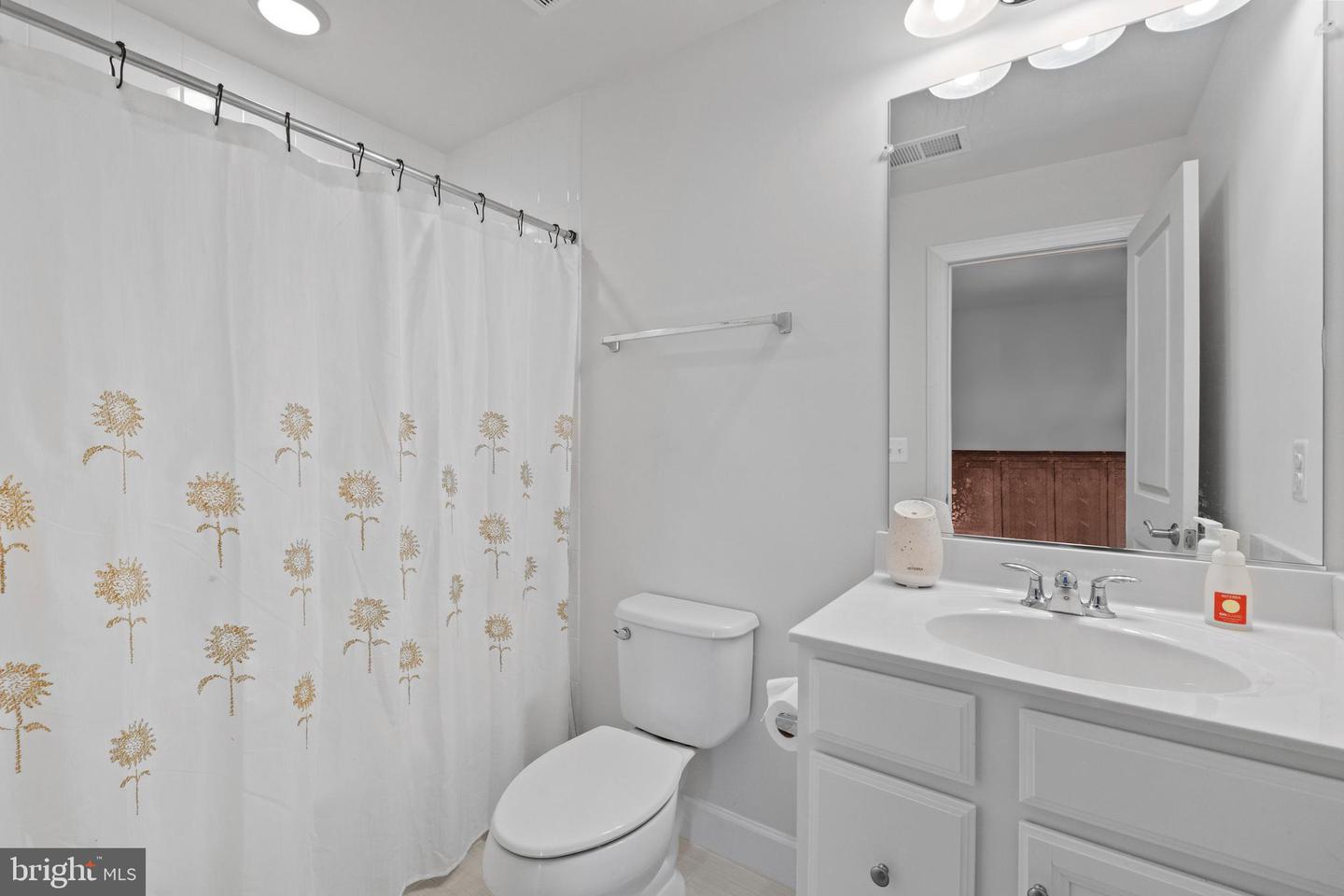 6101 CAMERONS FERRY DR, HAYMARKET, Virginia 20169, 4 Bedrooms Bedrooms, ,3 BathroomsBathrooms,Residential,For sale,6101 CAMERONS FERRY DR,VAPW2098474 MLS # VAPW2098474