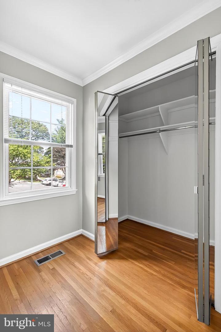 7781 TIVERTON DR, SPRINGFIELD, Virginia 22152, 3 Bedrooms Bedrooms, ,2 BathroomsBathrooms,Residential,For sale,7781 TIVERTON DR,VAFX2253210 MLS # VAFX2253210