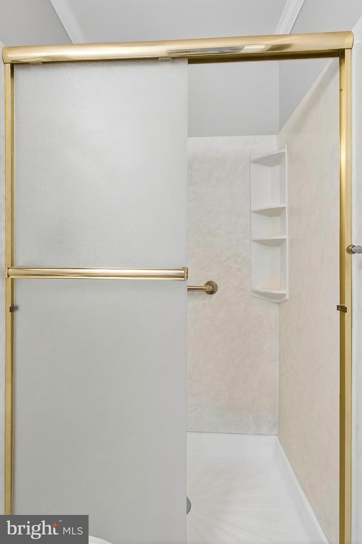 7781 TIVERTON DR, SPRINGFIELD, Virginia 22152, 3 Bedrooms Bedrooms, ,2 BathroomsBathrooms,Residential,For sale,7781 TIVERTON DR,VAFX2253210 MLS # VAFX2253210