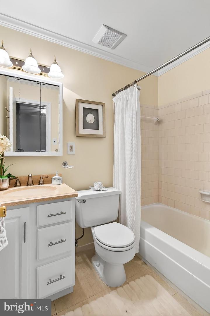 7781 TIVERTON DR, SPRINGFIELD, Virginia 22152, 3 Bedrooms Bedrooms, ,2 BathroomsBathrooms,Residential,For sale,7781 TIVERTON DR,VAFX2253210 MLS # VAFX2253210