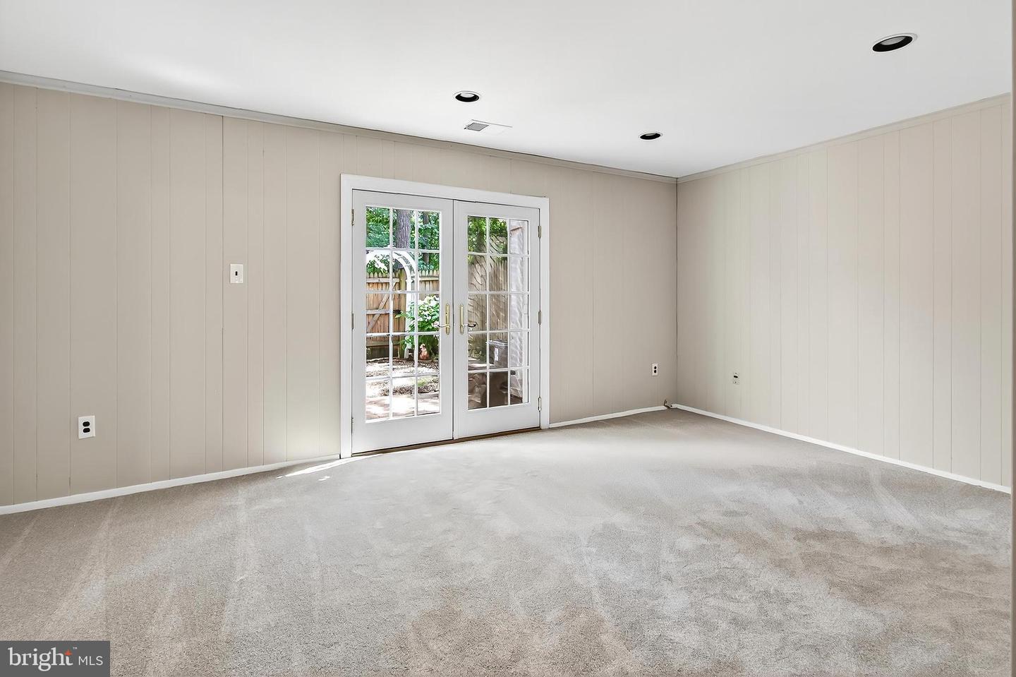 7781 TIVERTON DR, SPRINGFIELD, Virginia 22152, 3 Bedrooms Bedrooms, ,2 BathroomsBathrooms,Residential,For sale,7781 TIVERTON DR,VAFX2253210 MLS # VAFX2253210