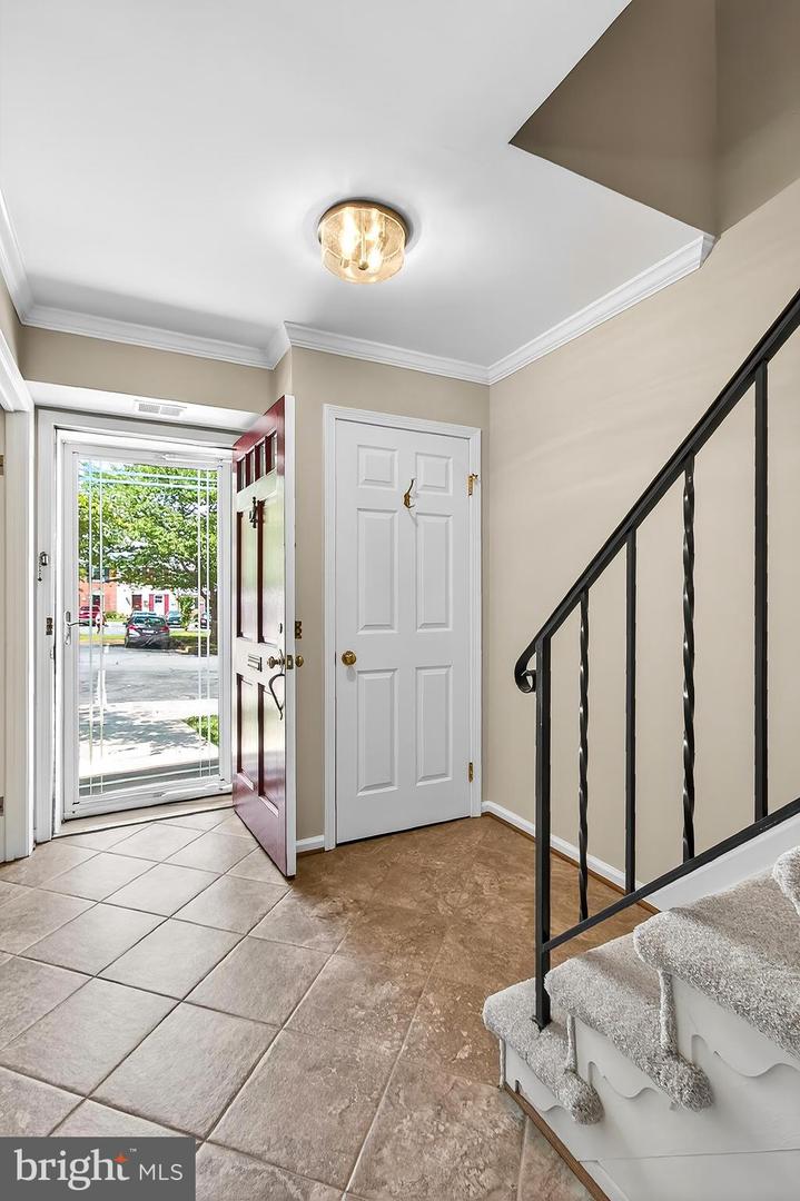 7781 TIVERTON DR, SPRINGFIELD, Virginia 22152, 3 Bedrooms Bedrooms, ,2 BathroomsBathrooms,Residential,For sale,7781 TIVERTON DR,VAFX2253210 MLS # VAFX2253210