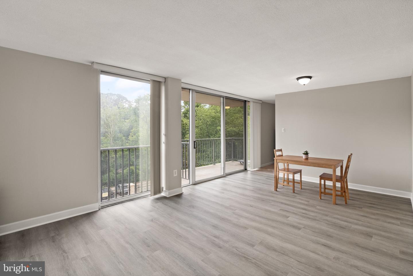 4600 S FOUR MILE RUN DR #102, ARLINGTON, Virginia 22204, 1 Bedroom Bedrooms, ,1 BathroomBathrooms,Residential,For sale,4600 S FOUR MILE RUN DR #102,VAAR2060156 MLS # VAAR2060156