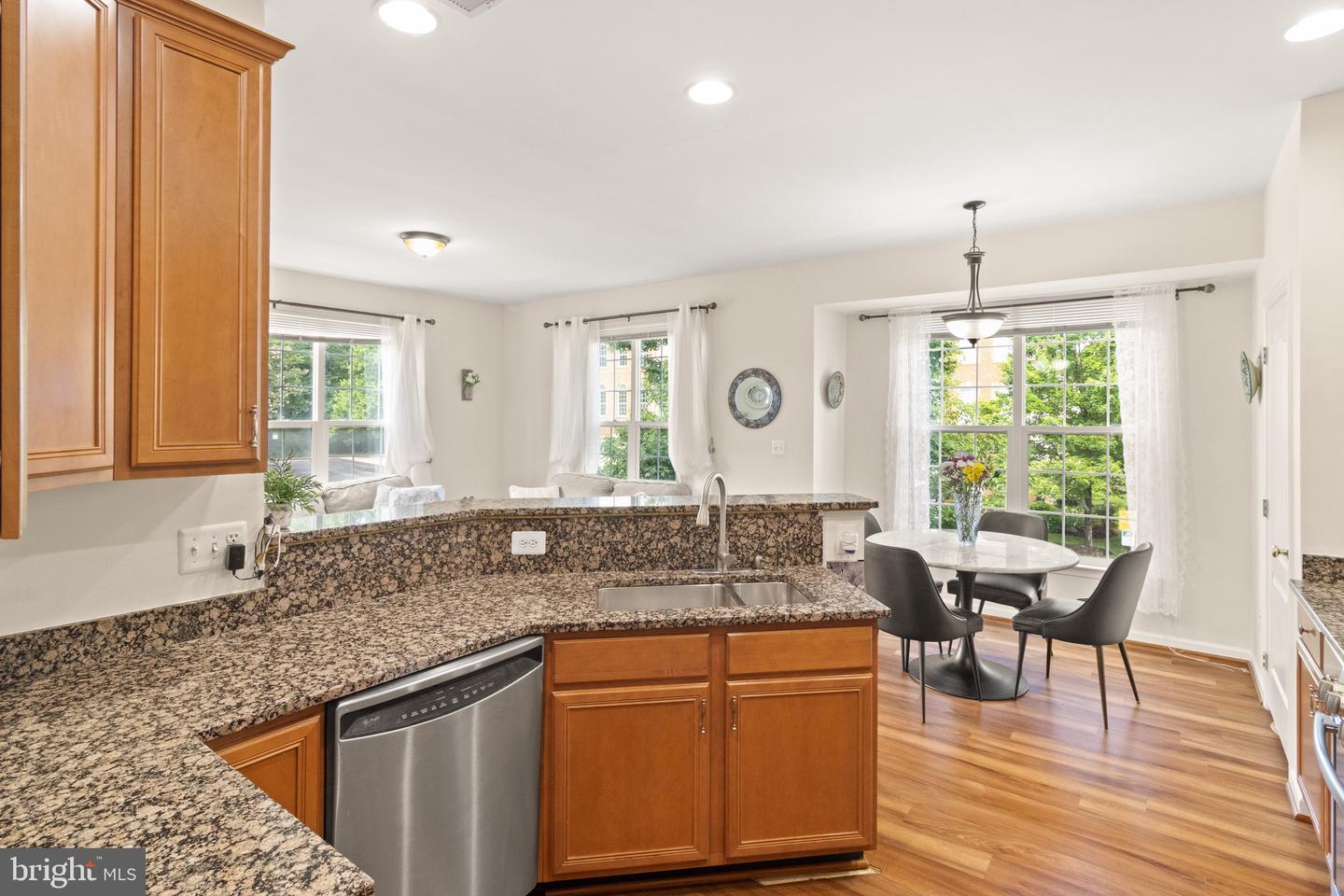 20144 PRAIRIE DUNES TER, ASHBURN, Virginia 20147, 3 Bedrooms Bedrooms, 8 Rooms Rooms,2 BathroomsBathrooms,Residential,For sale,20144 PRAIRIE DUNES TER,VALO2101136 MLS # VALO2101136