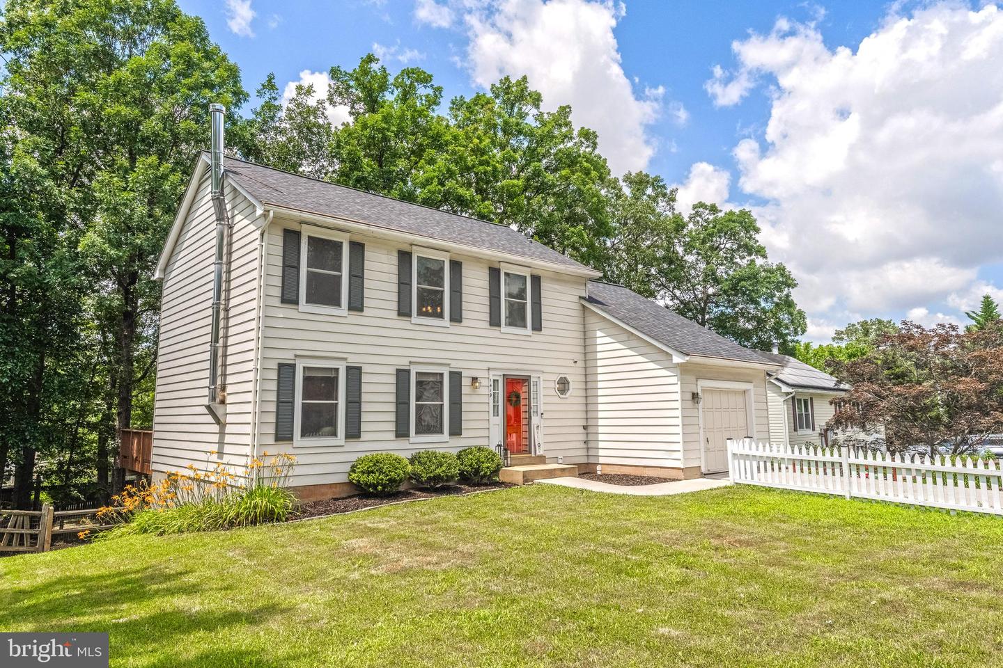 1419 BAYSHIRE LN, HERNDON, Virginia 20170, 4 Bedrooms Bedrooms, ,2 BathroomsBathrooms,Residential,For sale,1419 BAYSHIRE LN,VAFX2253264 MLS # VAFX2253264